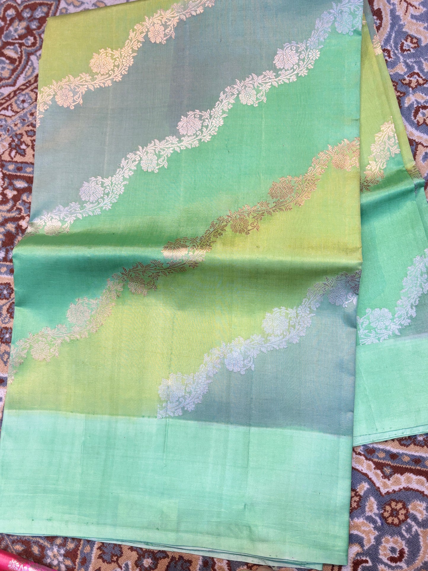 Light Green Pure Raw Mango Rungkaat Banarasi Handloom Saree