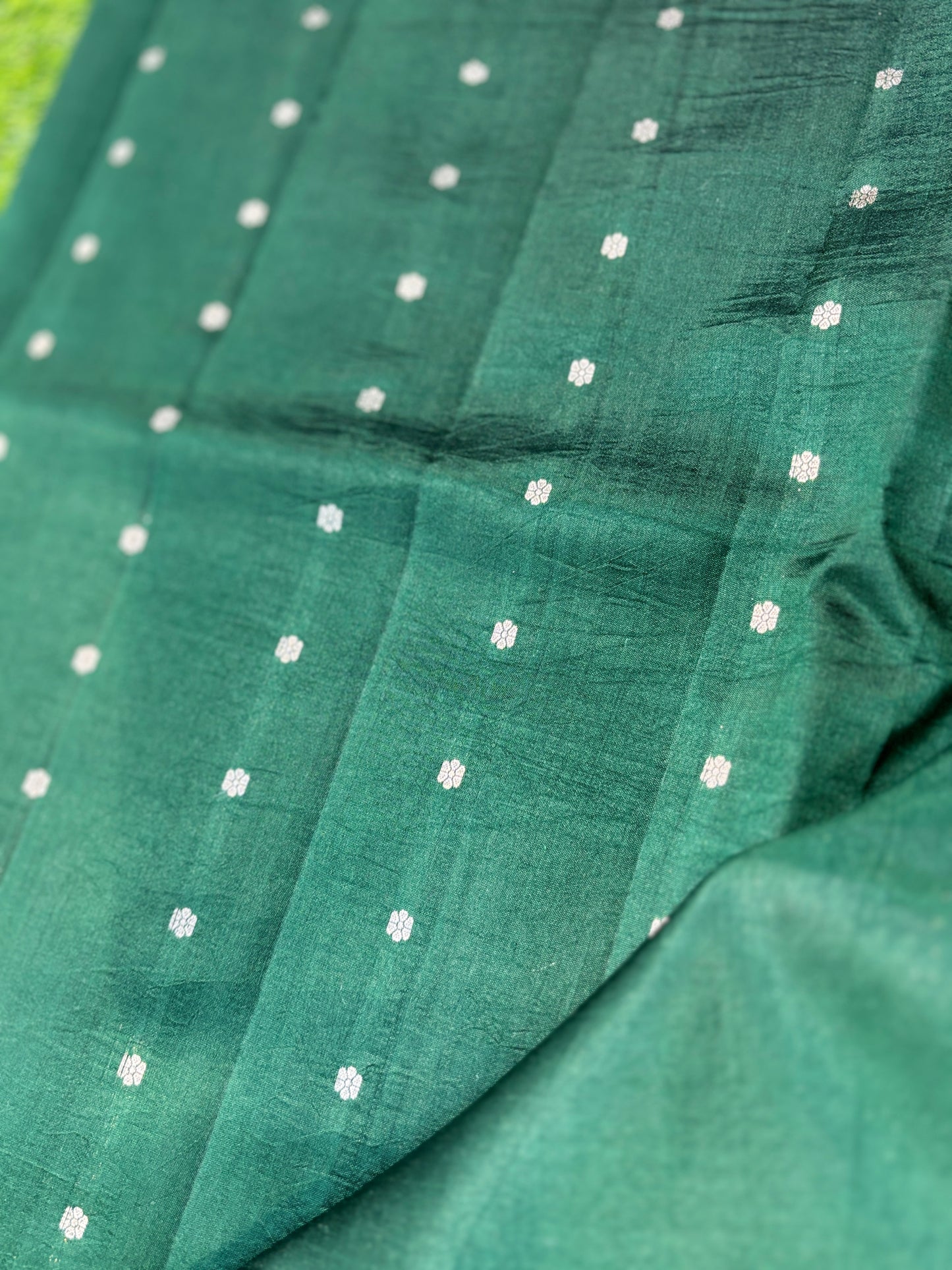 Rama Green Pure Raw Mango Banarasi Handloom Saree - Rungkaat