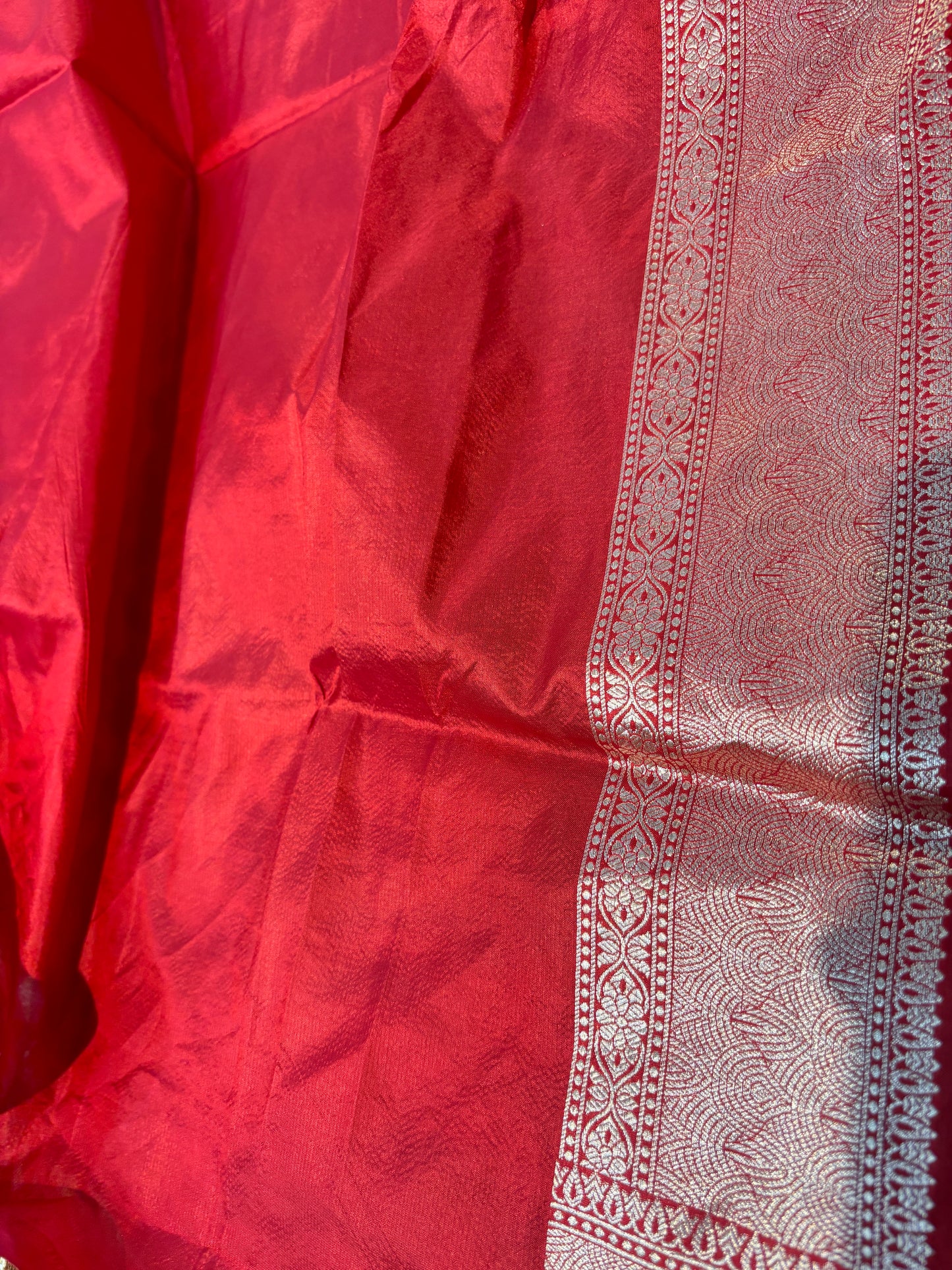 Red Pure Katan Kadhiyal Banarasi Handloom Saree - Rungkaat