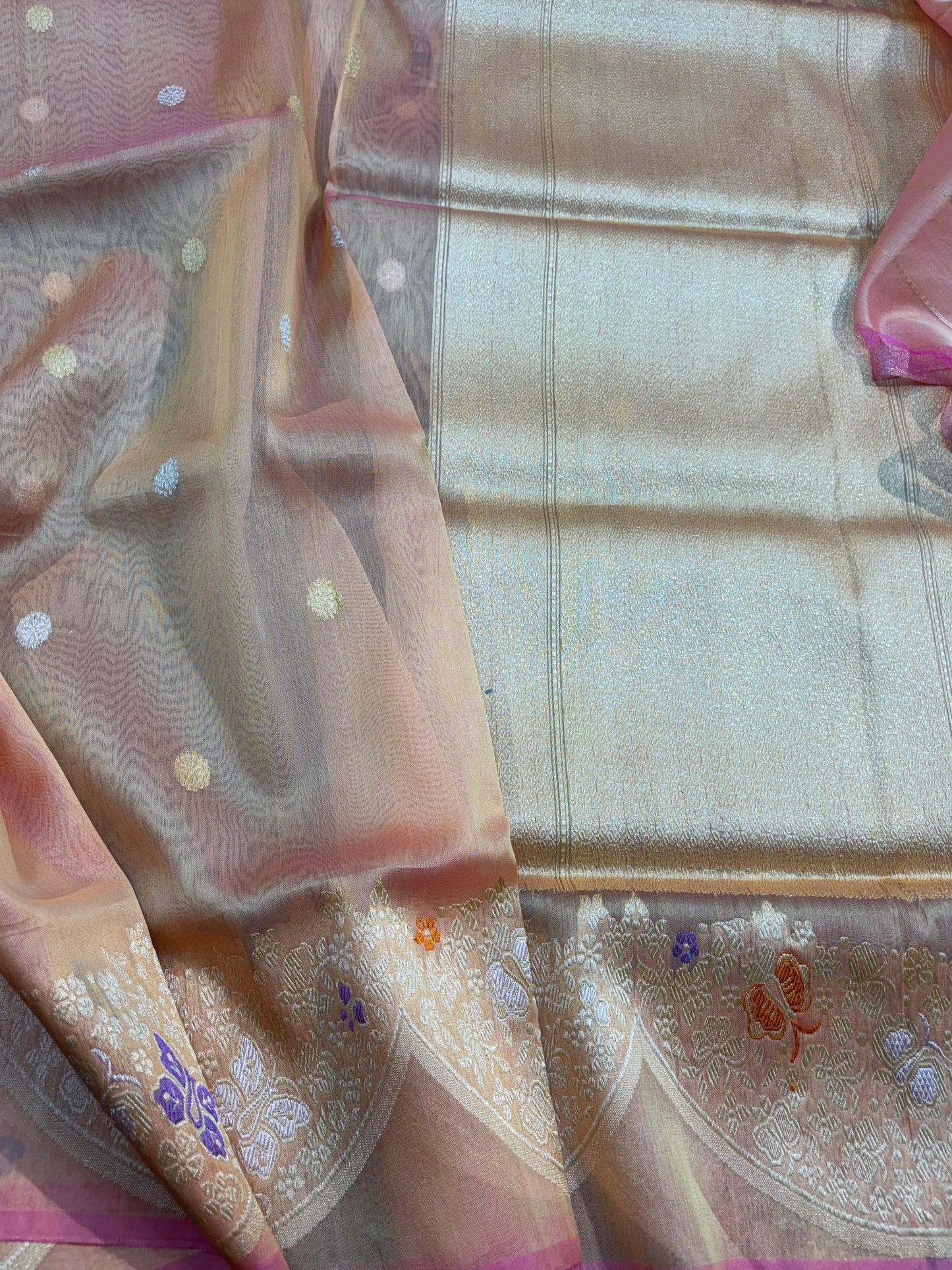Exclusive Baby Pink Kaduwa Boota Katan Tissue With Scallop Border Banarasi Handloom Saree Saree - Rungkaat