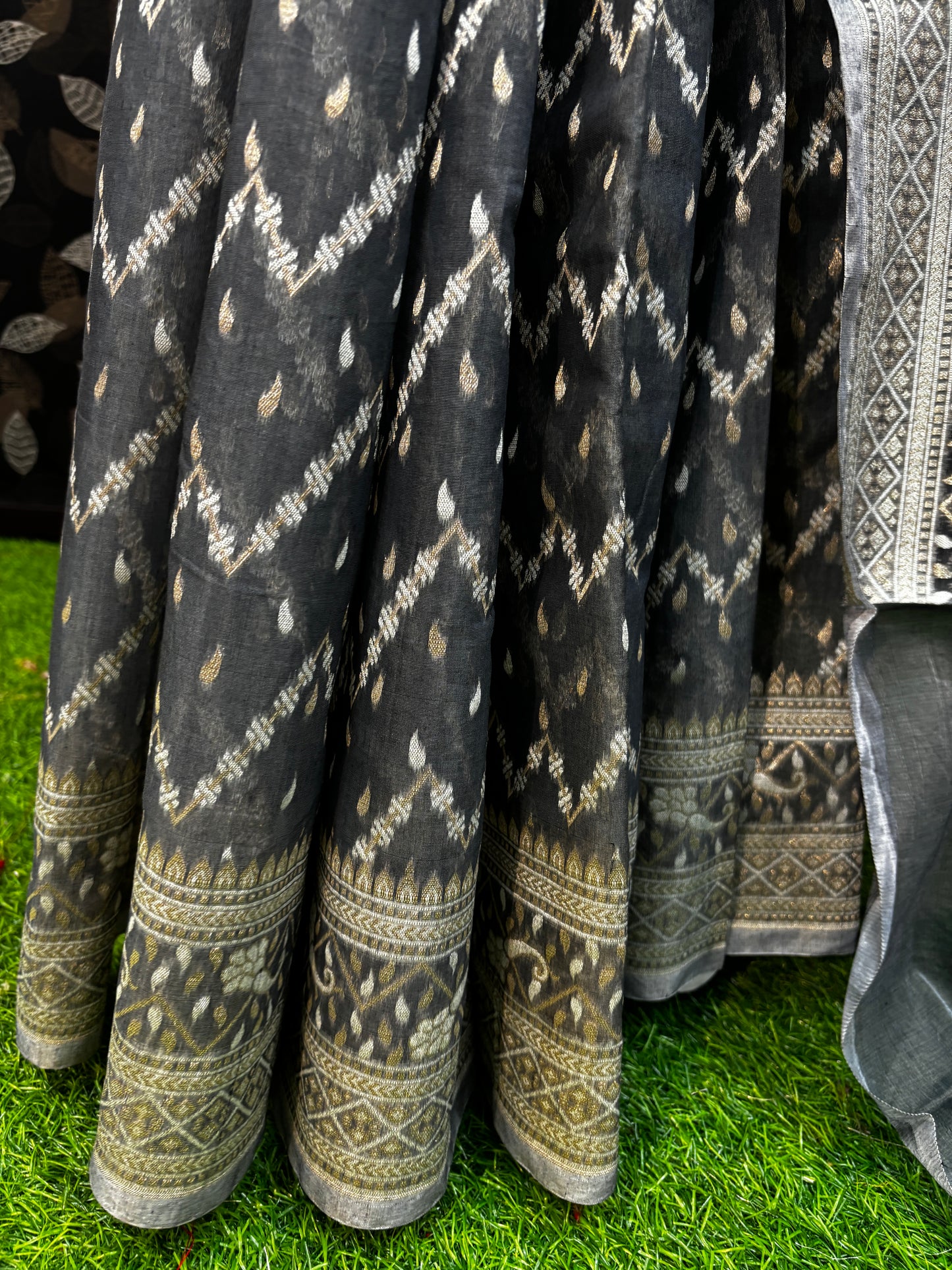 Gray Pure Moonga Cotton Bananasi Saree - Rungkaat
