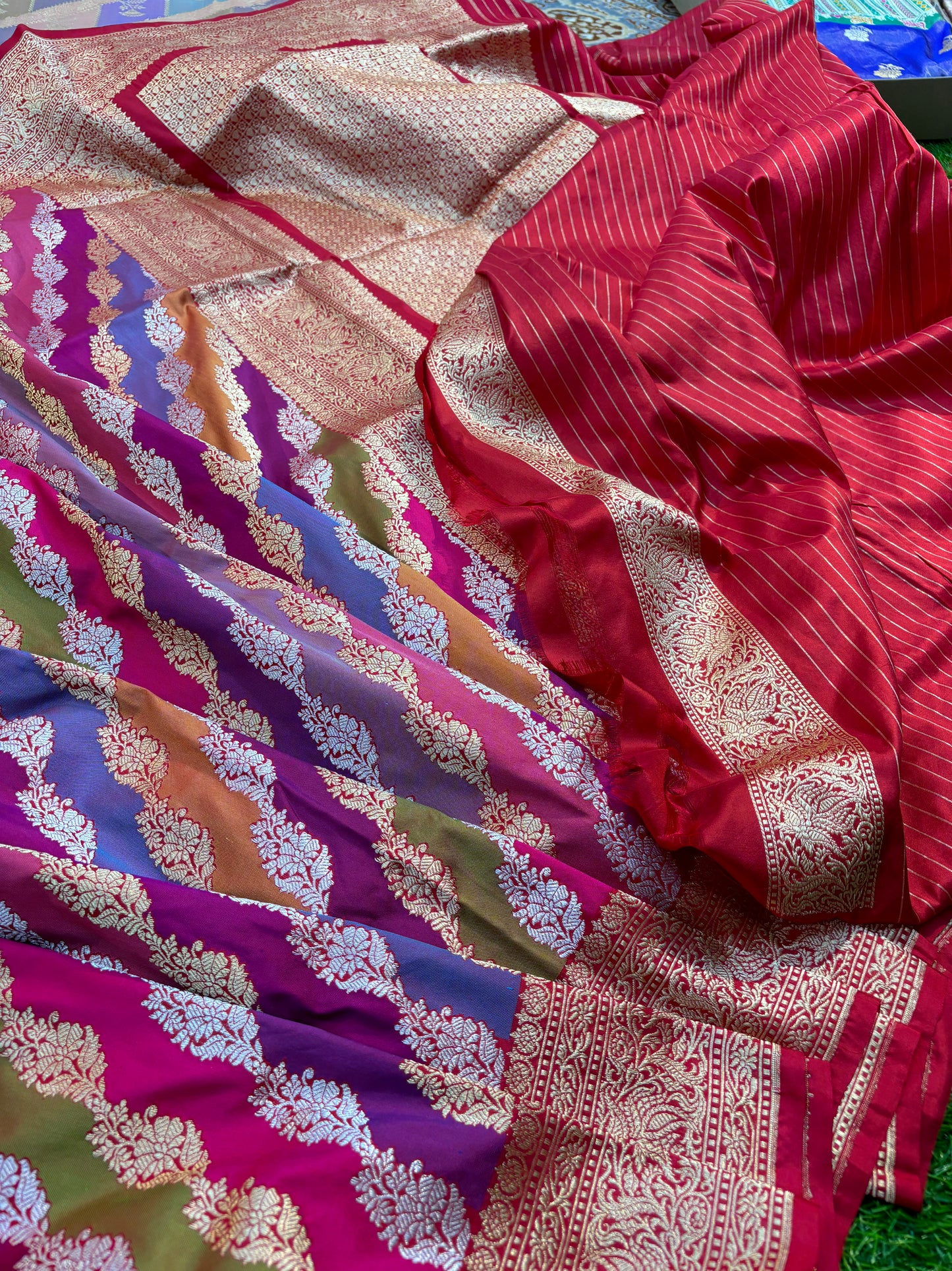 Rungkaat Katan Kadhiyal Banarasi Handloom Saree