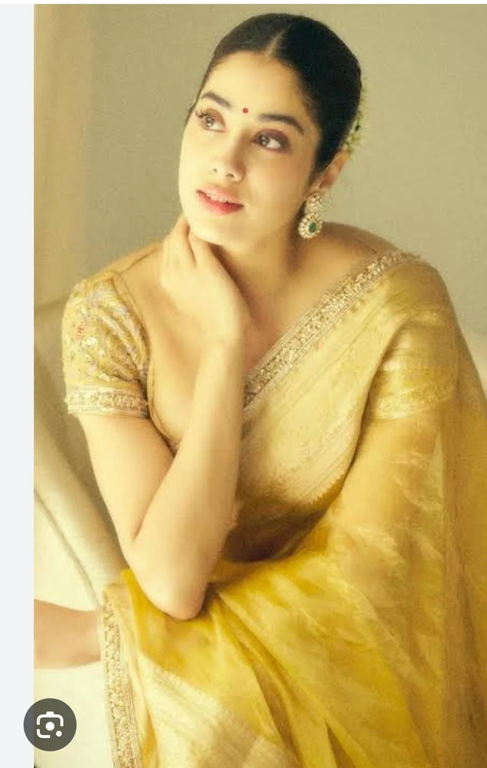 Jahanavi Kapoor Pink Tissue Saree - Rungkaat