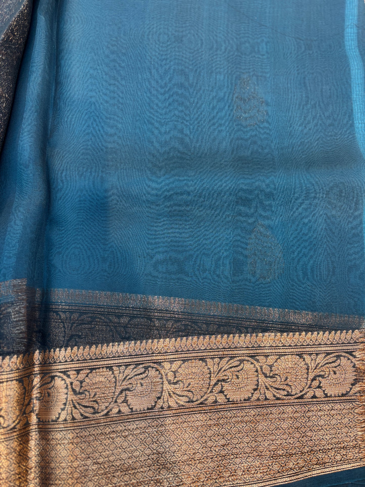 Trending Firosi Pure Kora Antique Zari