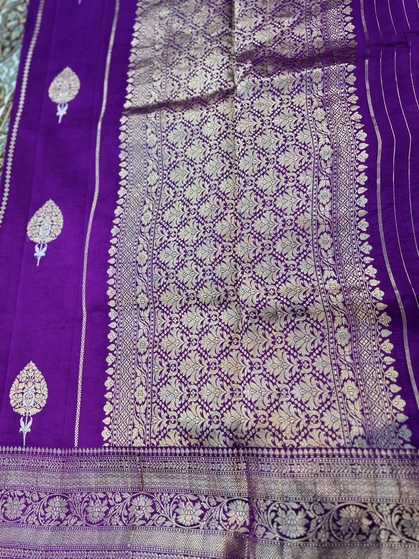 Purple Pure Raw Mango Banarasi Handloom Saree - Rungkaat