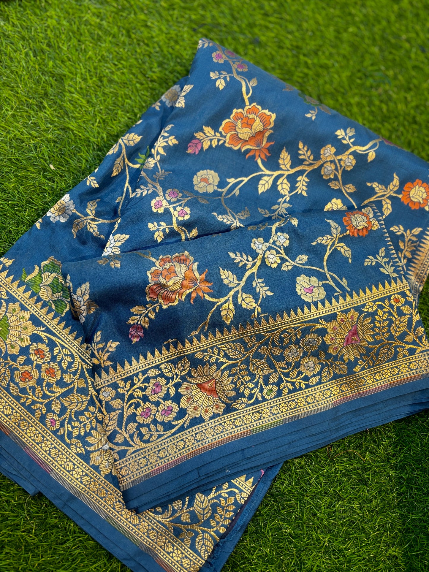 Blue sky Pure katan jangla Banarasi Handloom saree - Rungkaat