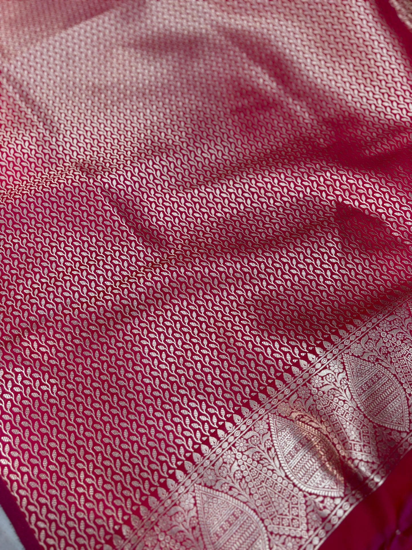 Red Semi Silk Katan Banarasi Saree - Rungkaat