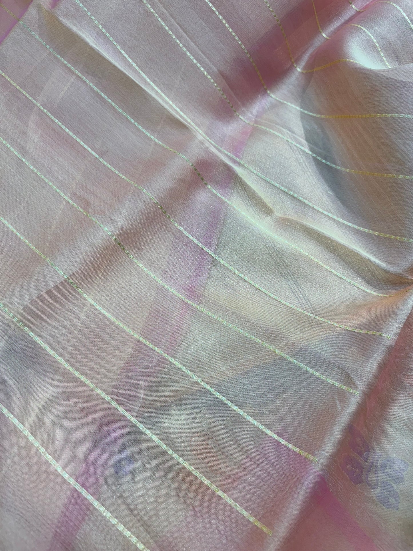 Exclusive Baby Pink Kaduwa Boota Katan Tissue With Scallop Border Banarasi Handloom Saree Saree - Rungkaat