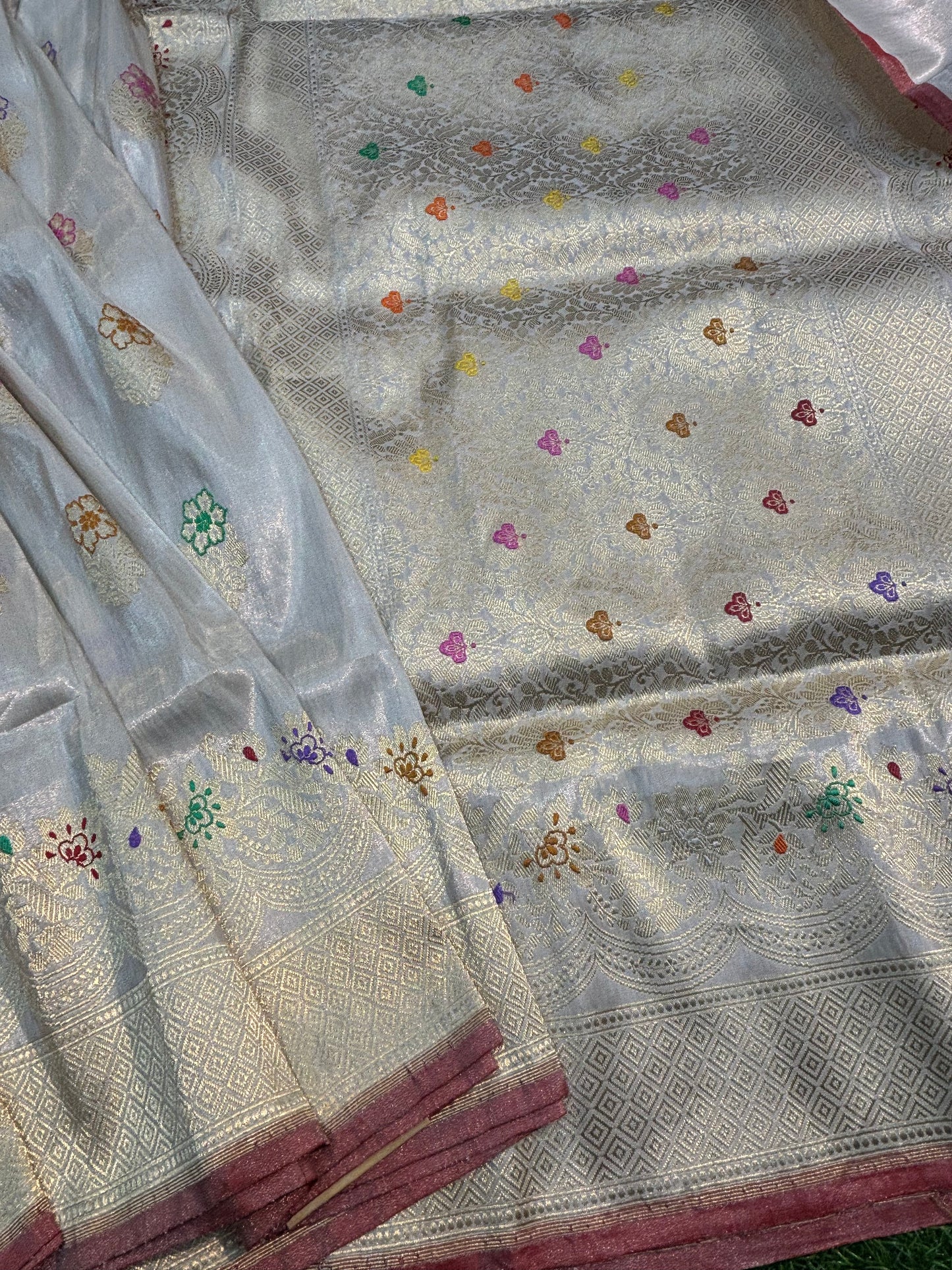 Exclusive White Pure Katan Tissue Flower Meena Boota Banarasi Handloom Saree