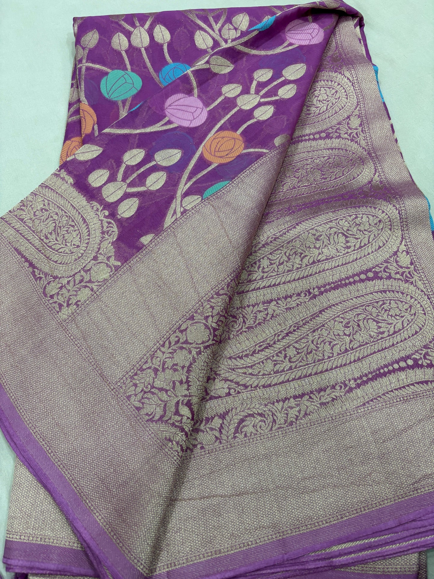 Levender Semi Khaddi Georgette Banaras Sariย