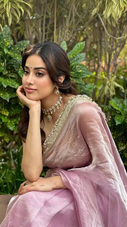 Jahanavi Kapoor Pink Tissue Saree - Rungkaat