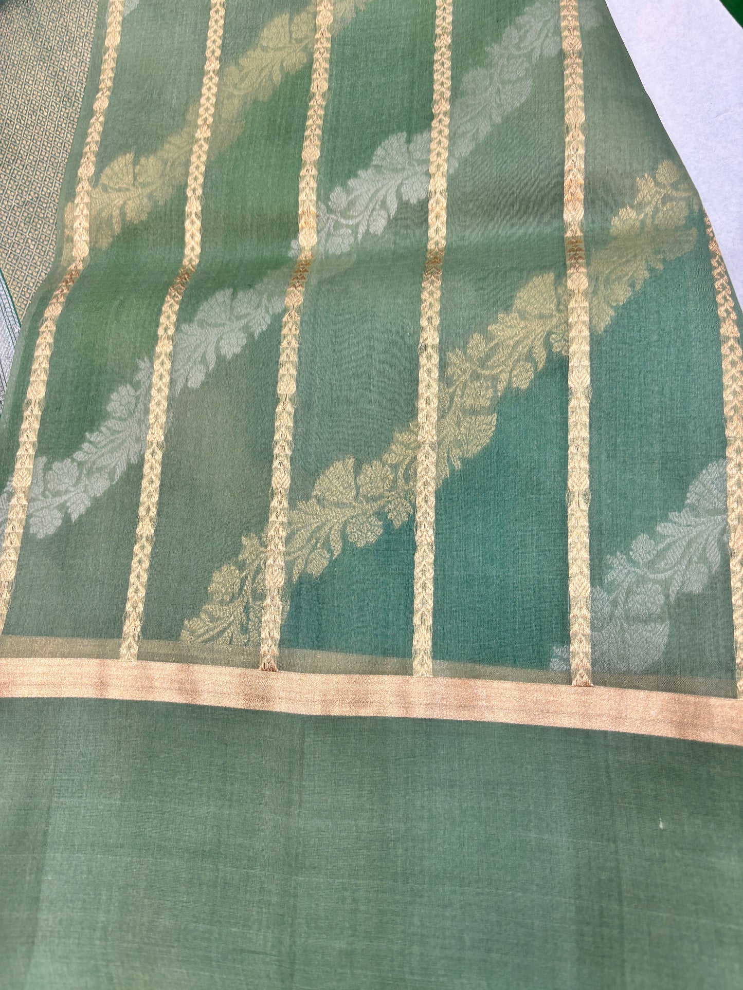 Light Green Kora Katan Banarasi Handloom Saree - Rungkaat