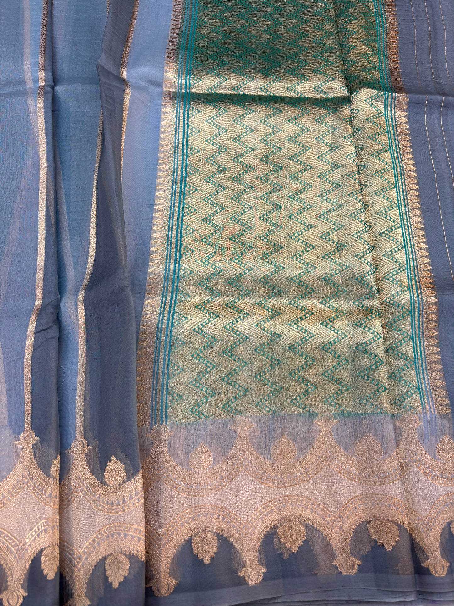 Pure Kora Rungkaat Banarasi Handloom Saree
