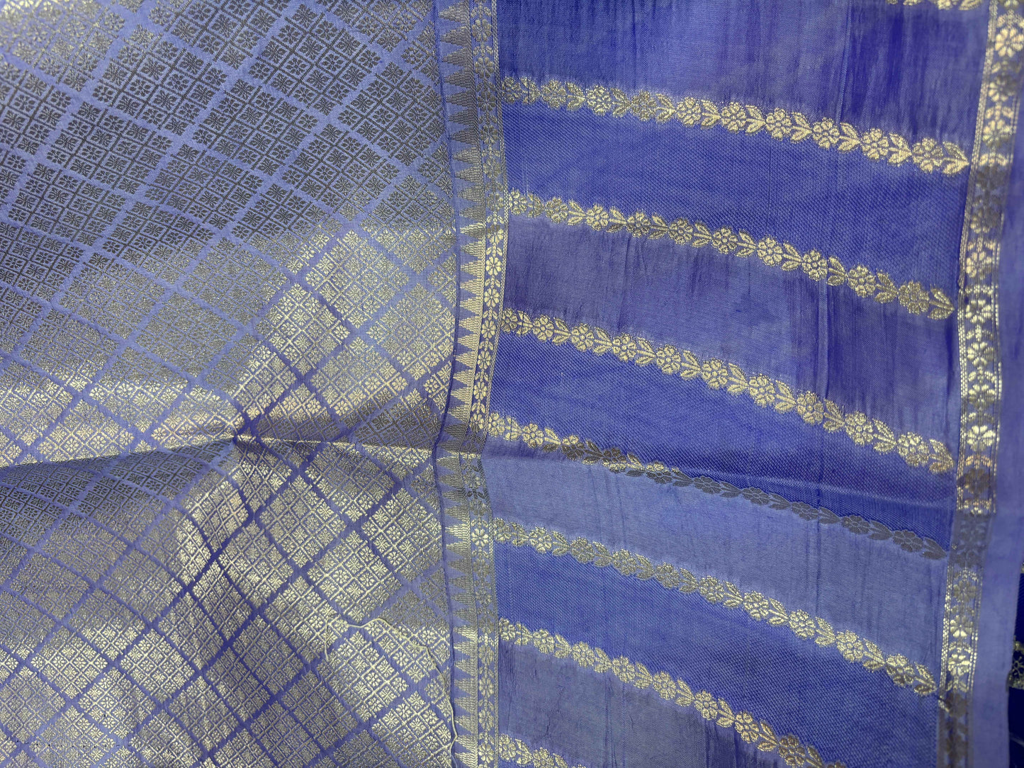 Lavender saree pallu with diamond grid panel and gold striped border
