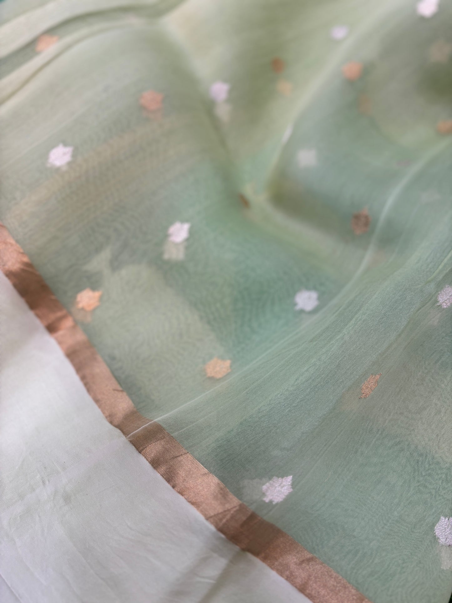 Powder Blue Pure Kora Katan Rungkaat Banarasi Handloom Saree - Rungkaat