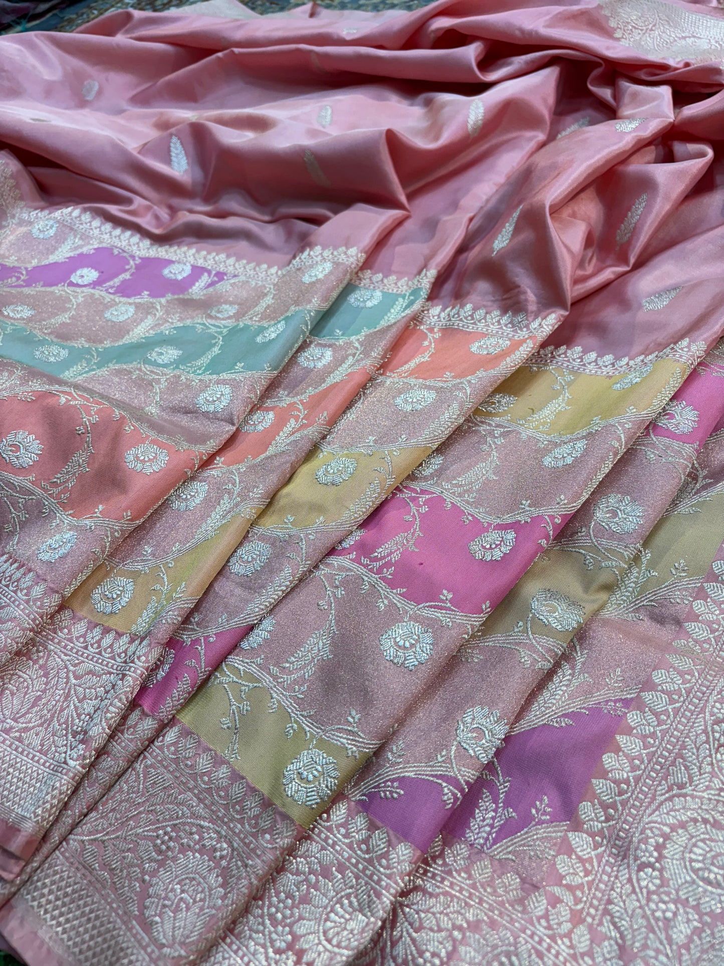 Onion light Pink Pure katan Rungkaat Banarasi Handloom  Saree