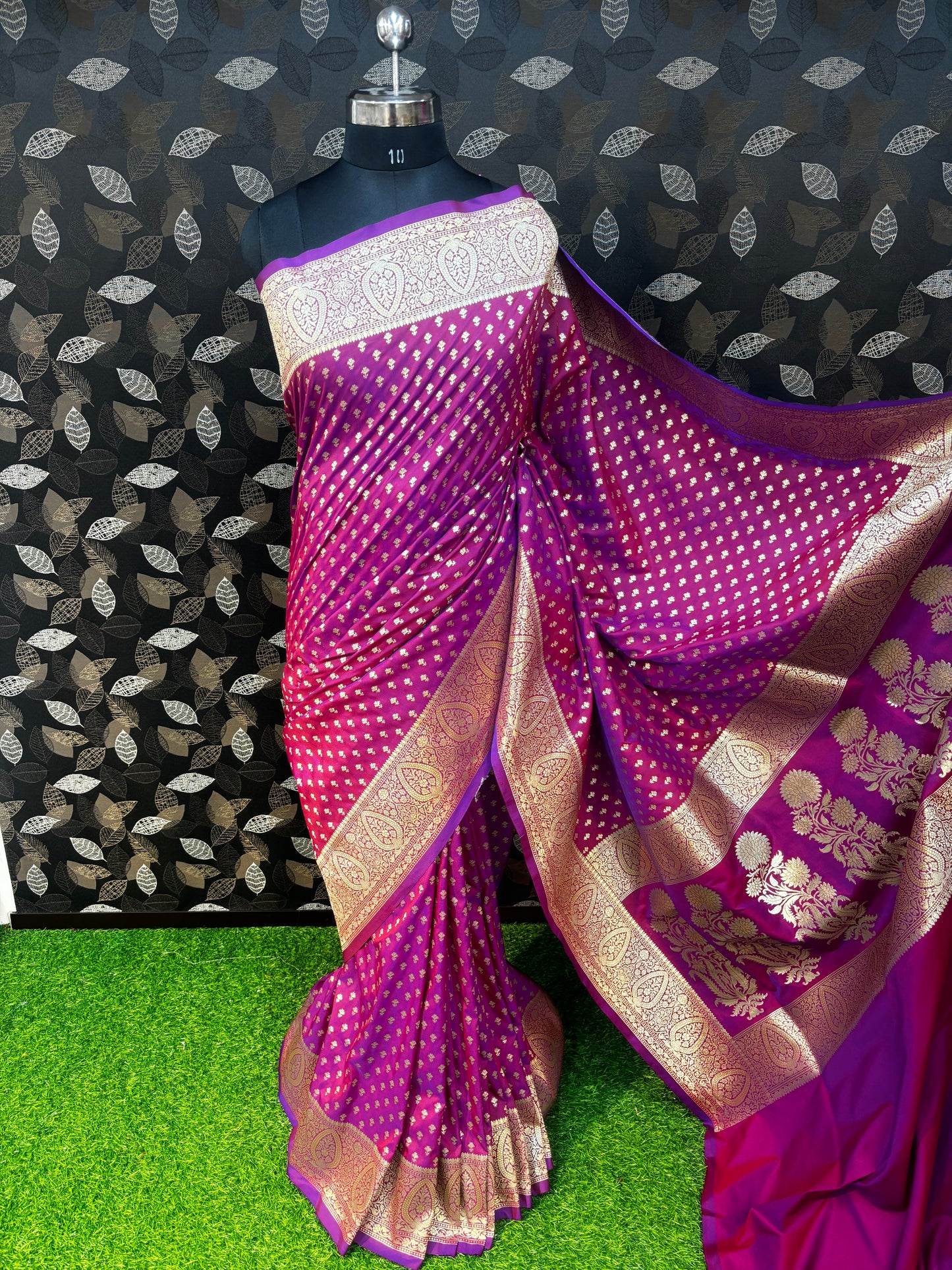 Exclusive Semi Katan small boota Banarasi Handloom saree