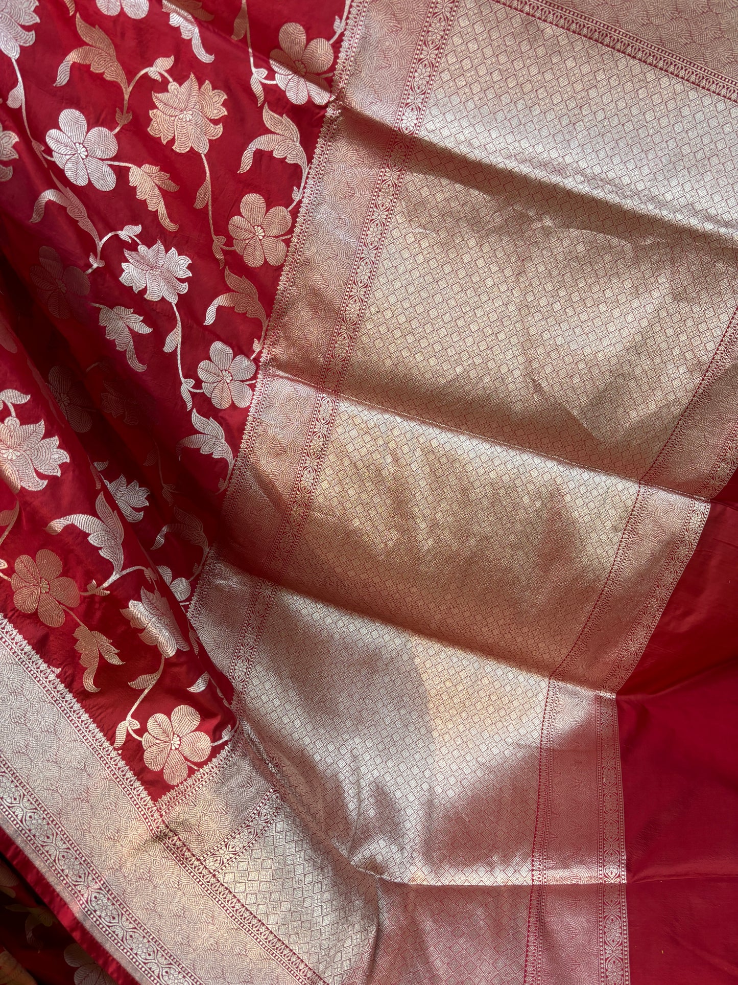 Red Pure Katan Kadhiyal Banarasi Handloom Saree