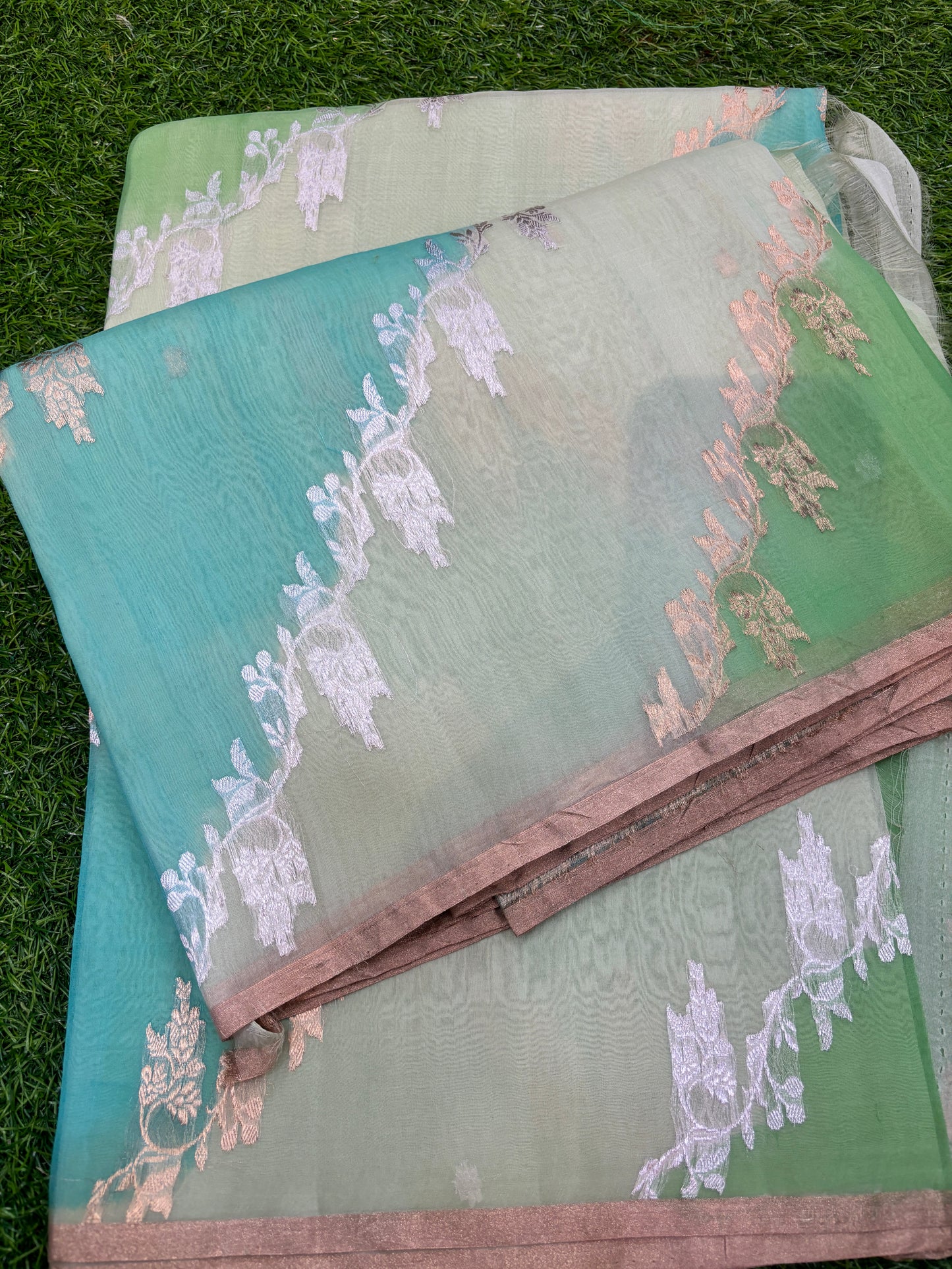 Lemon Green Pure Kora Katan Rungkaat Banarasi Handloom Saree