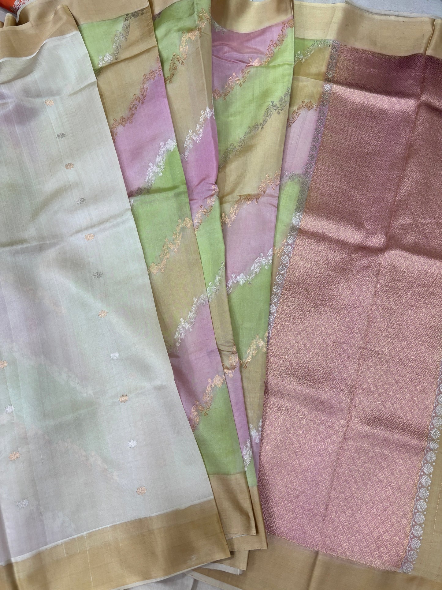 Pure Kora Rungkaat Banarasi Handloom Saree 