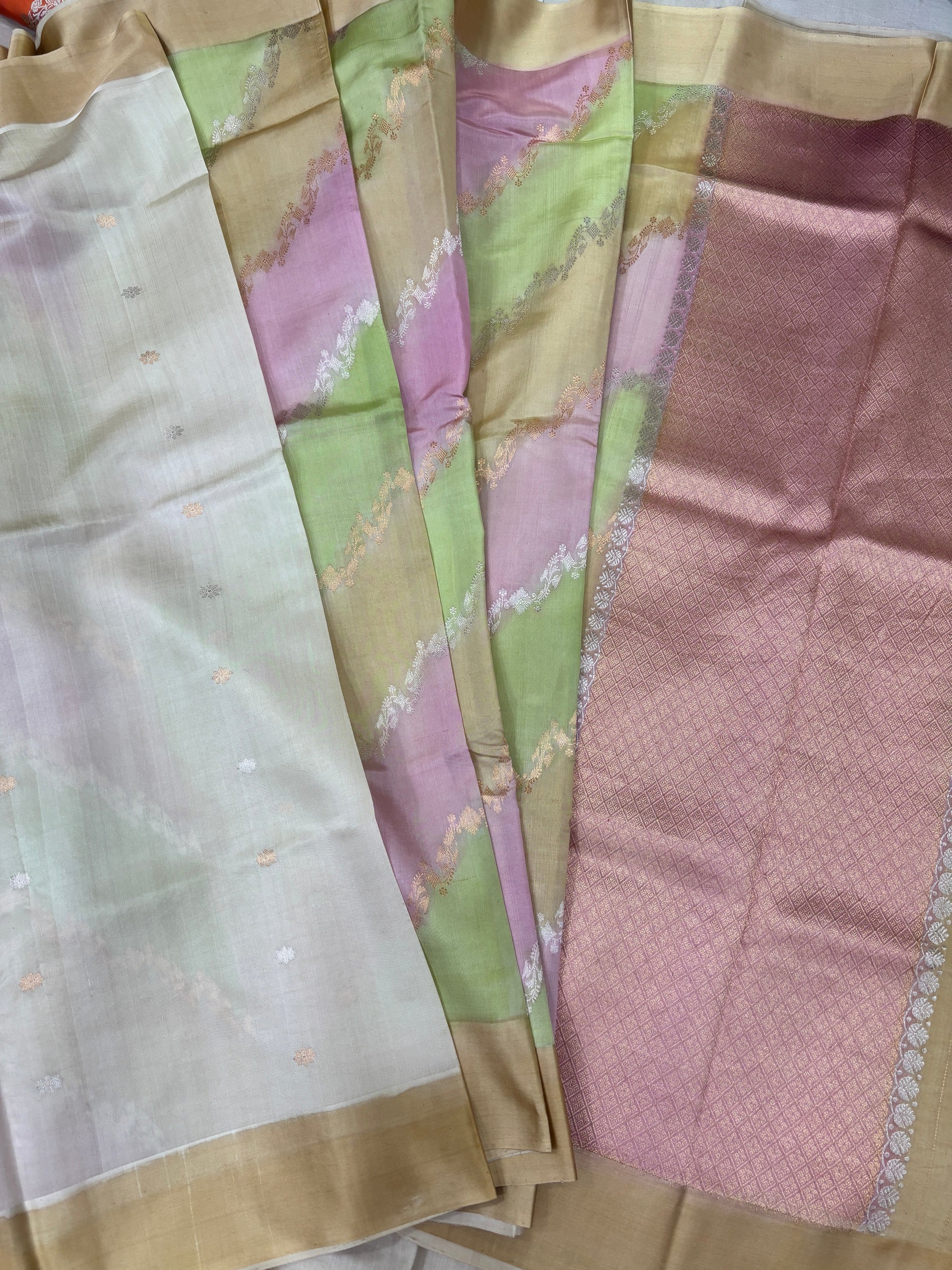 Pure Kora Rungkaat Banarasi Handloom Saree 