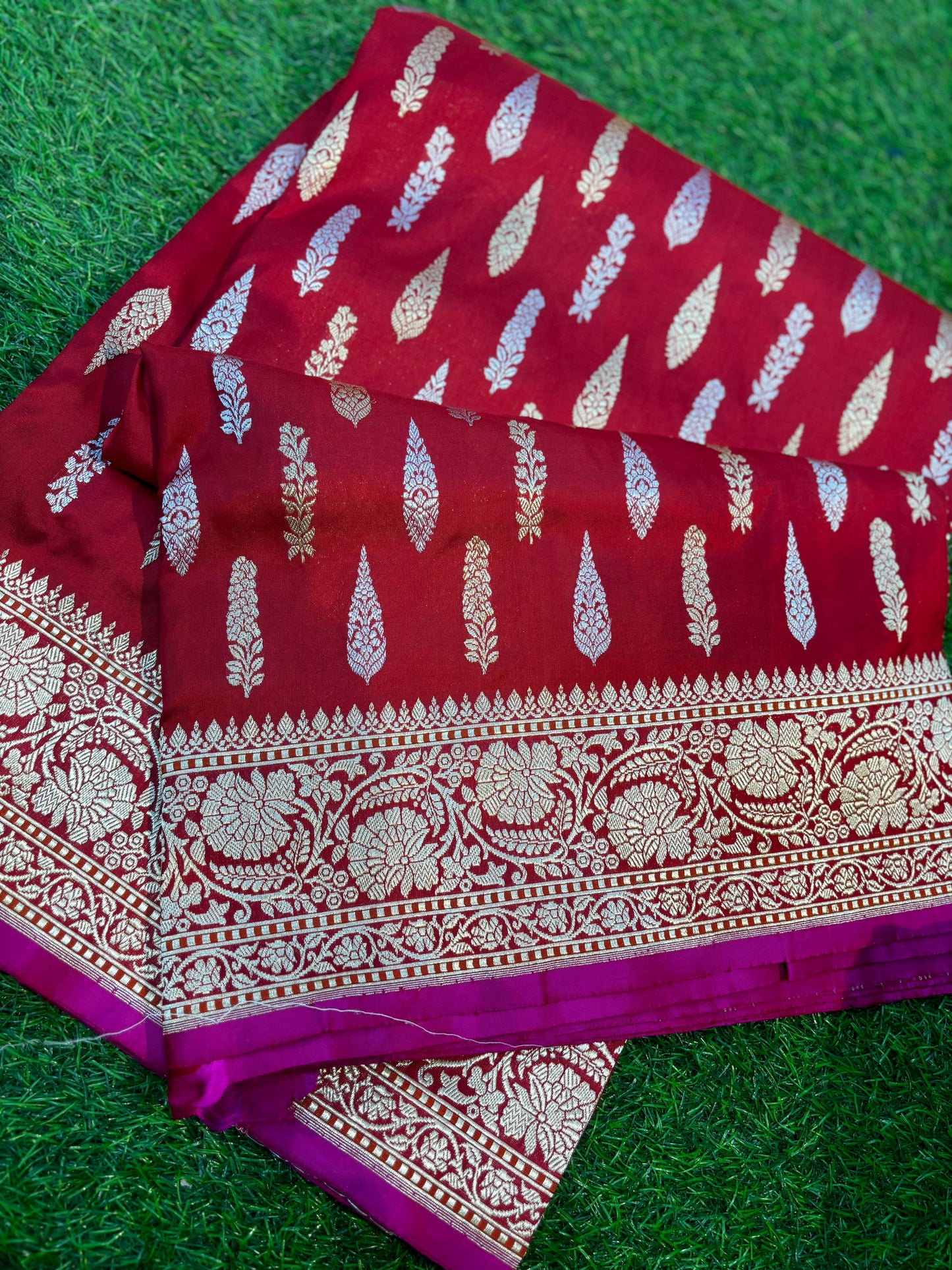 Exclusive Red pure Katan leaf boota Banarasi Handloom saree