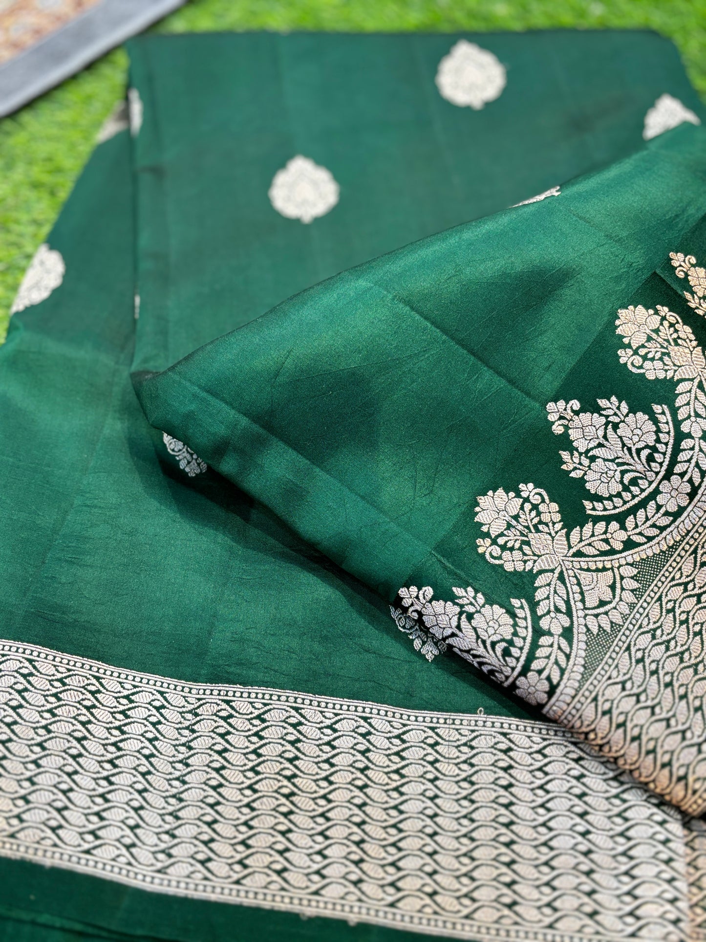 Rama Green Pure Raw Mango Banarasi Handloom Saree