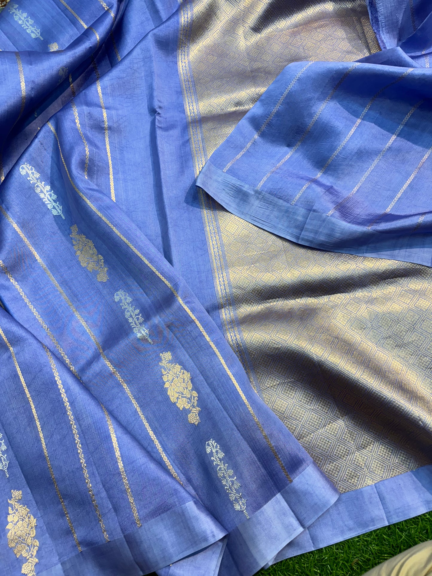 Light Blue Raw Mango Ada Kadhiyal Banarasi Handloom Saree