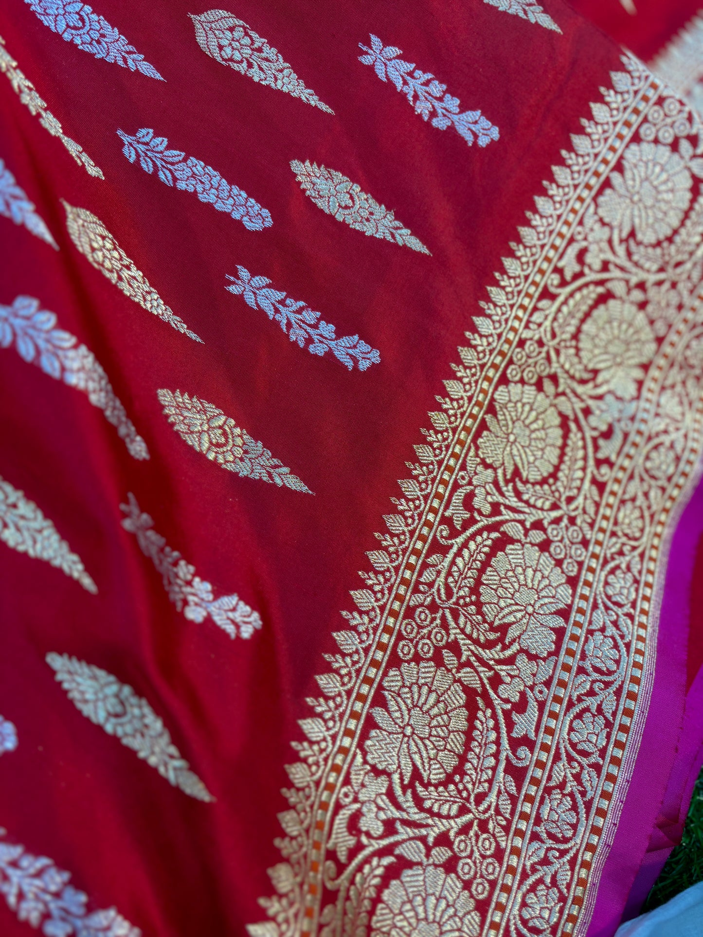 Exclusive Red pure Katan leaf boota Banarasi Handloom saree