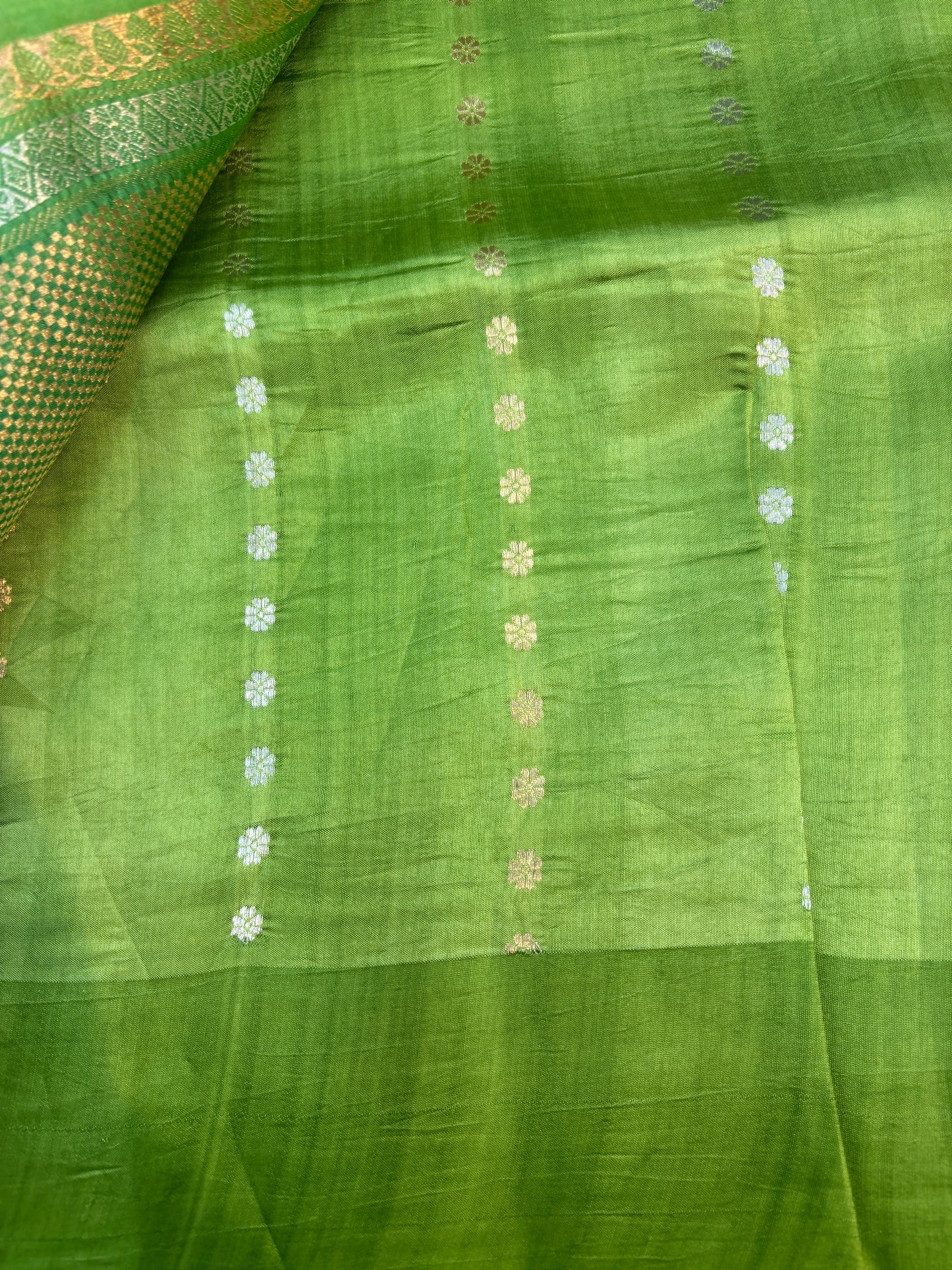 Pure Raw Mango Rungkaat Banarasi Handloom Saree