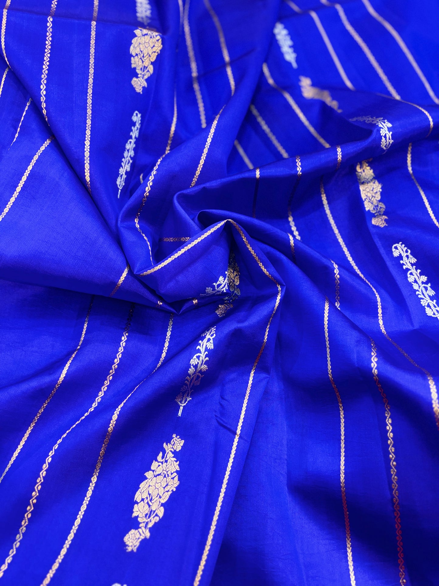 Dark Blue Pure Raw Mango Banarasi Handloom Saree