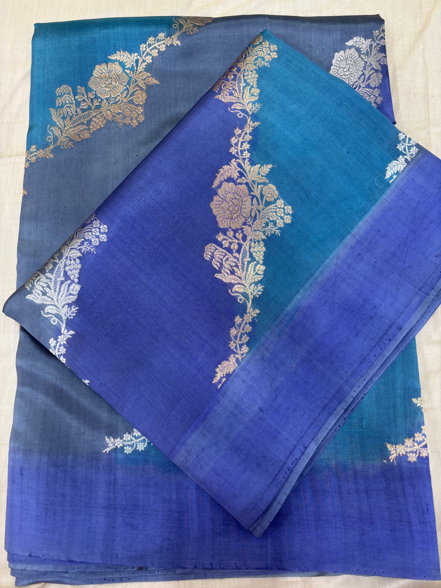 Pure Kora Rungkaat Banarasi Handloom Saree