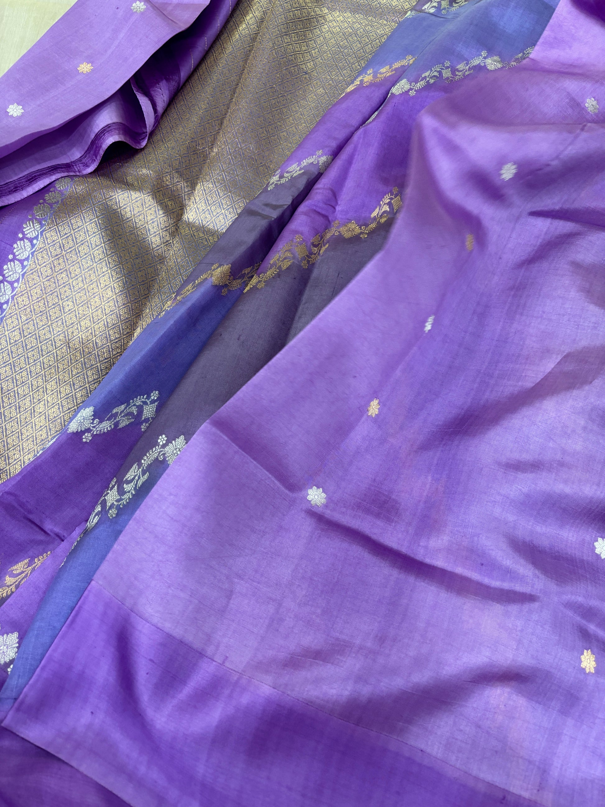 Pure Kora Rungkaat Banarasi Handloom Saree 
