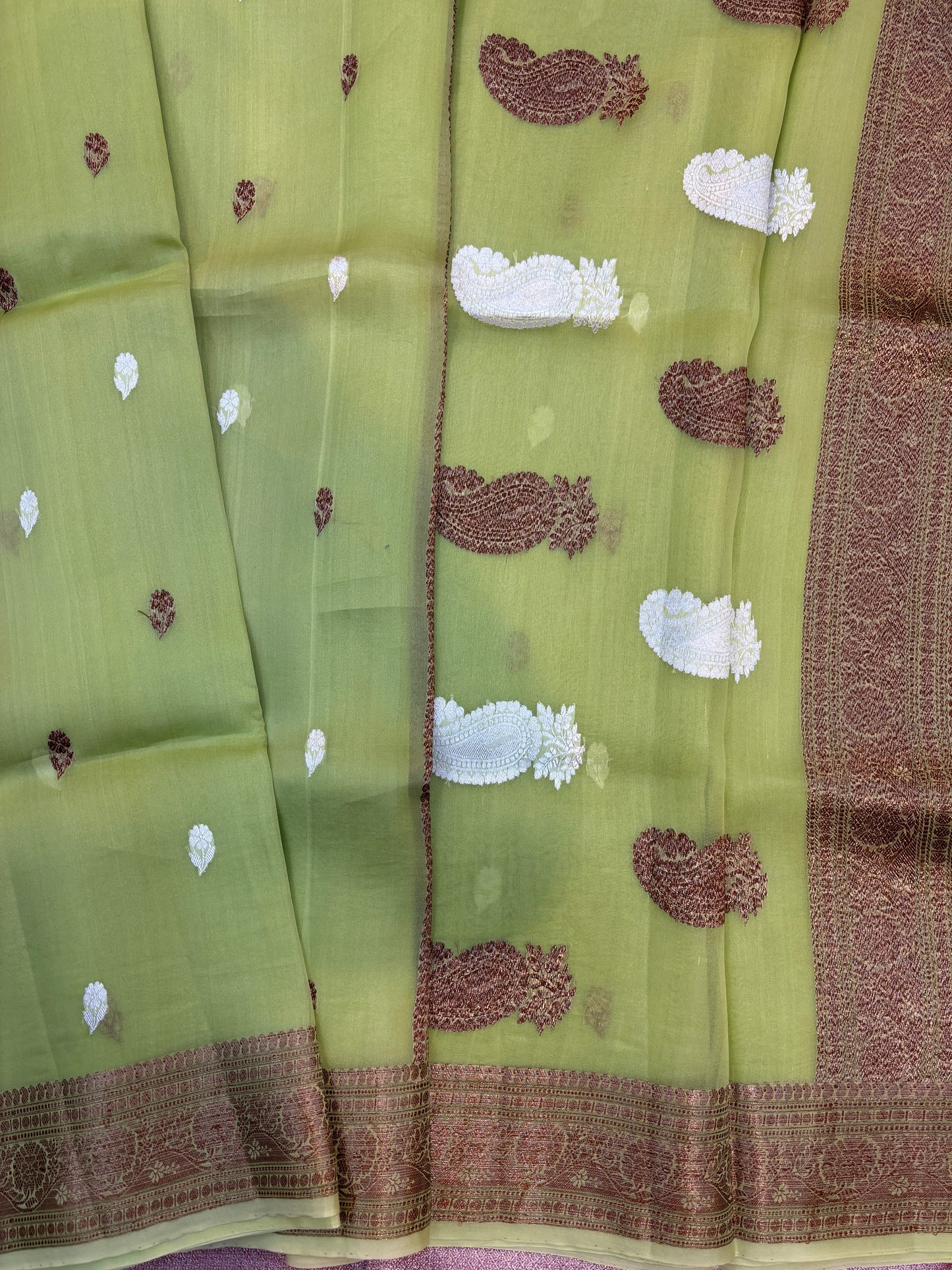 Lemon Green pure Kora Antique Zari Banarasi Handloom Saree