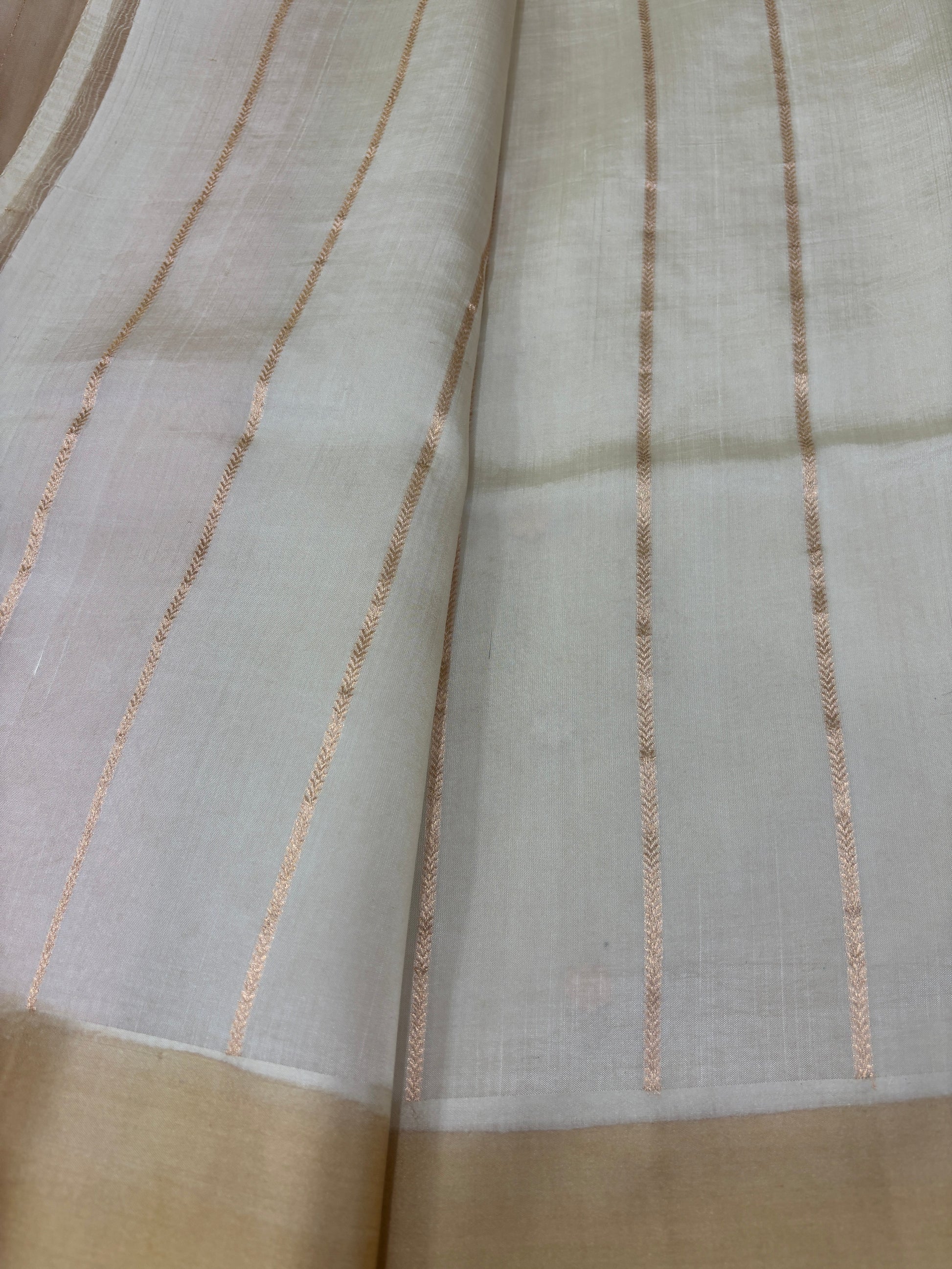 Pure Kora Rungkaat Banarasi Handloom Saree 