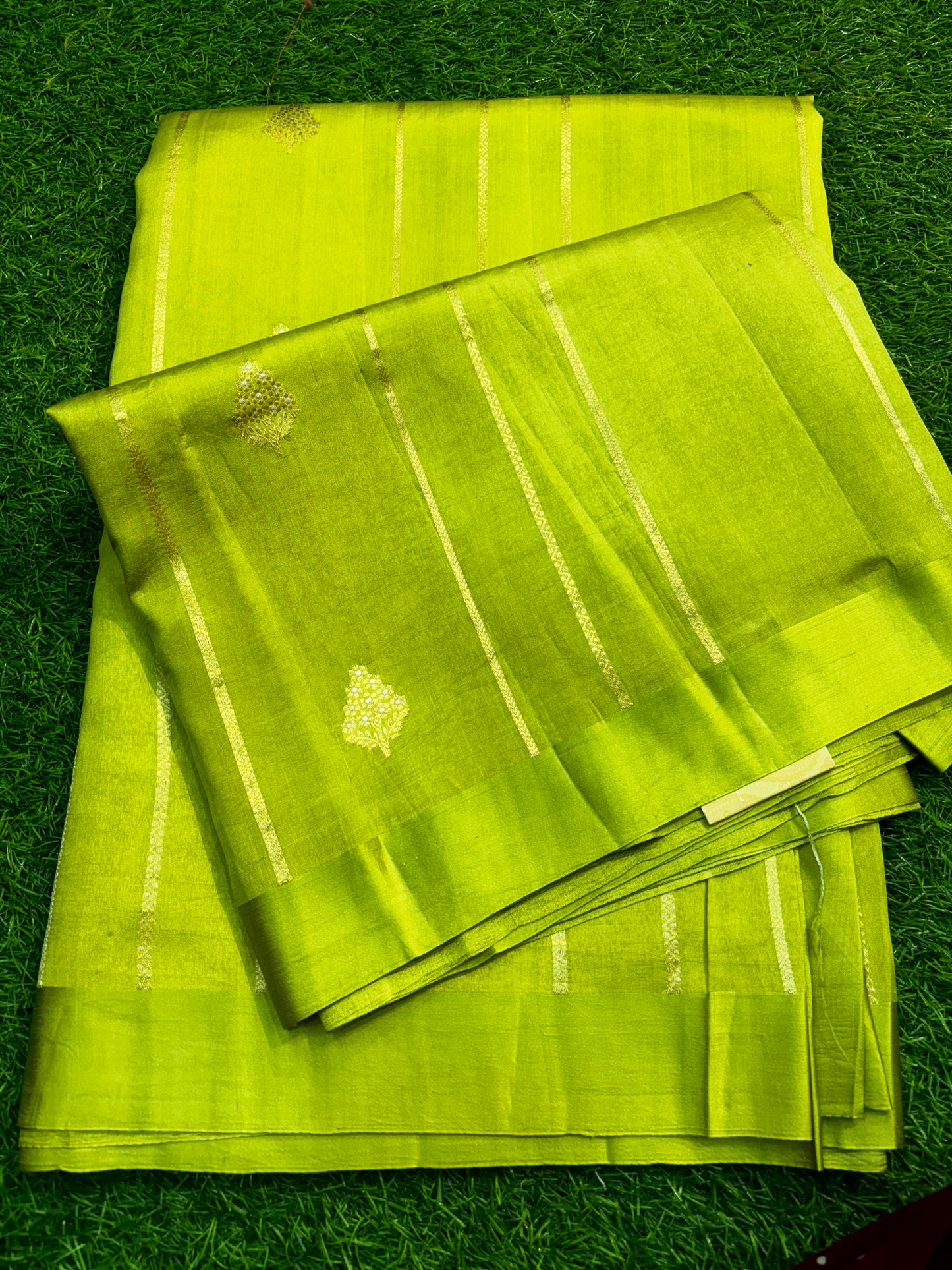 Lemon Yellow Pure Raw Mango Banarasi Handloom Saree