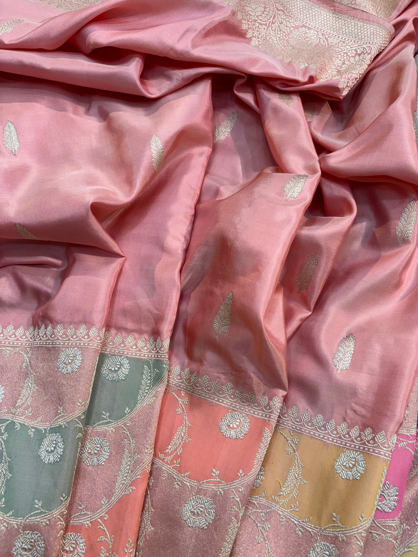 Onion light Pink Pure katan Rungkaat Banarasi Handloom  Saree