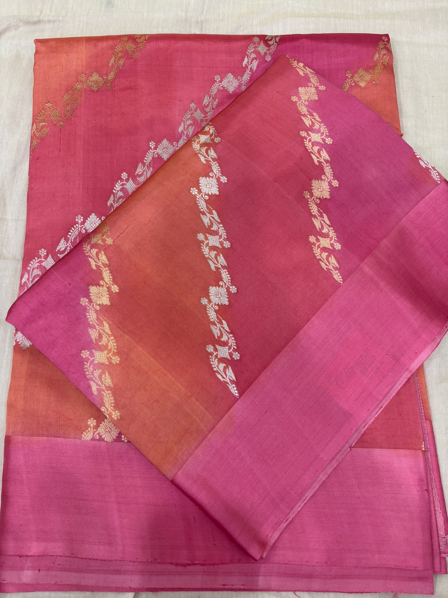 Pure Kora Rungkaat Banarasi Handloom Saree 