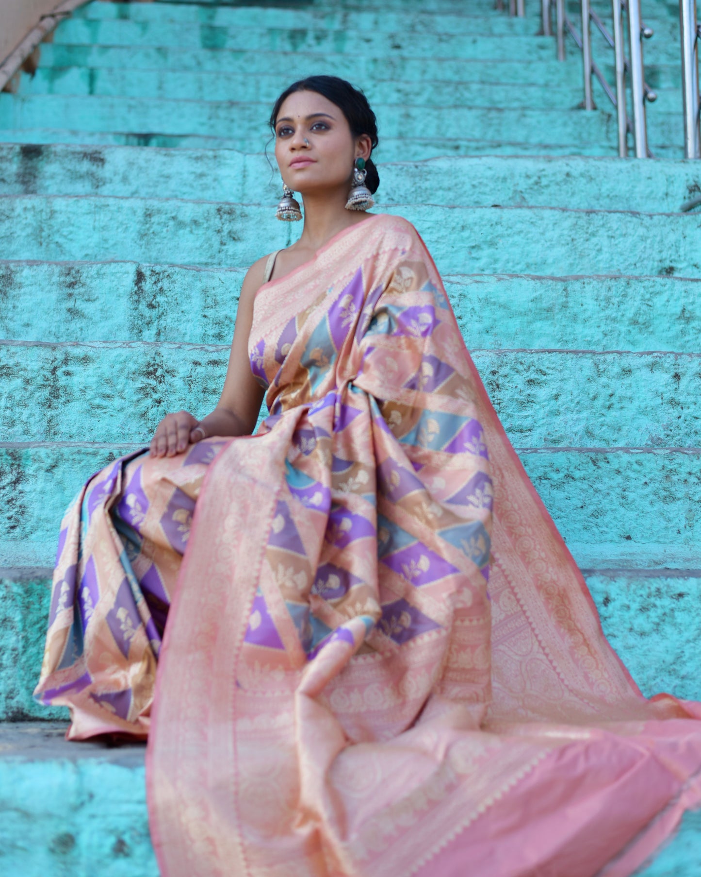 Peach Rungkaat Pure Katan Kadhiyal Banaras Handwoven Saree