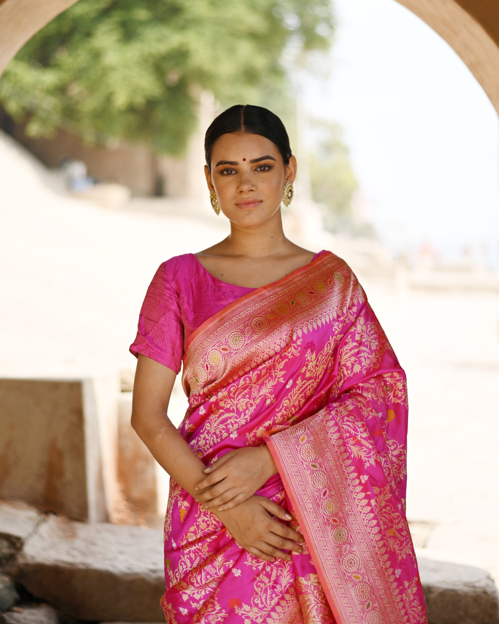 Dark Pink Pure Katan Kadhiyal Jangla Ada Banaras Handloom Saree - Rungkaat