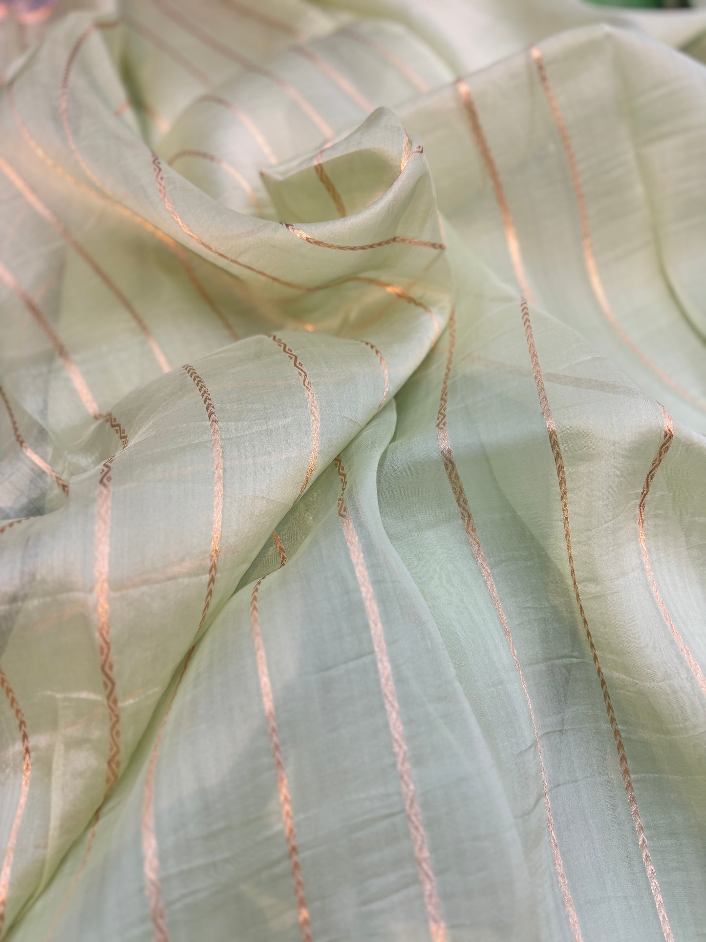 Lemon Green Pure Kora Katan Rungkaat Banarasi Handloom Saree