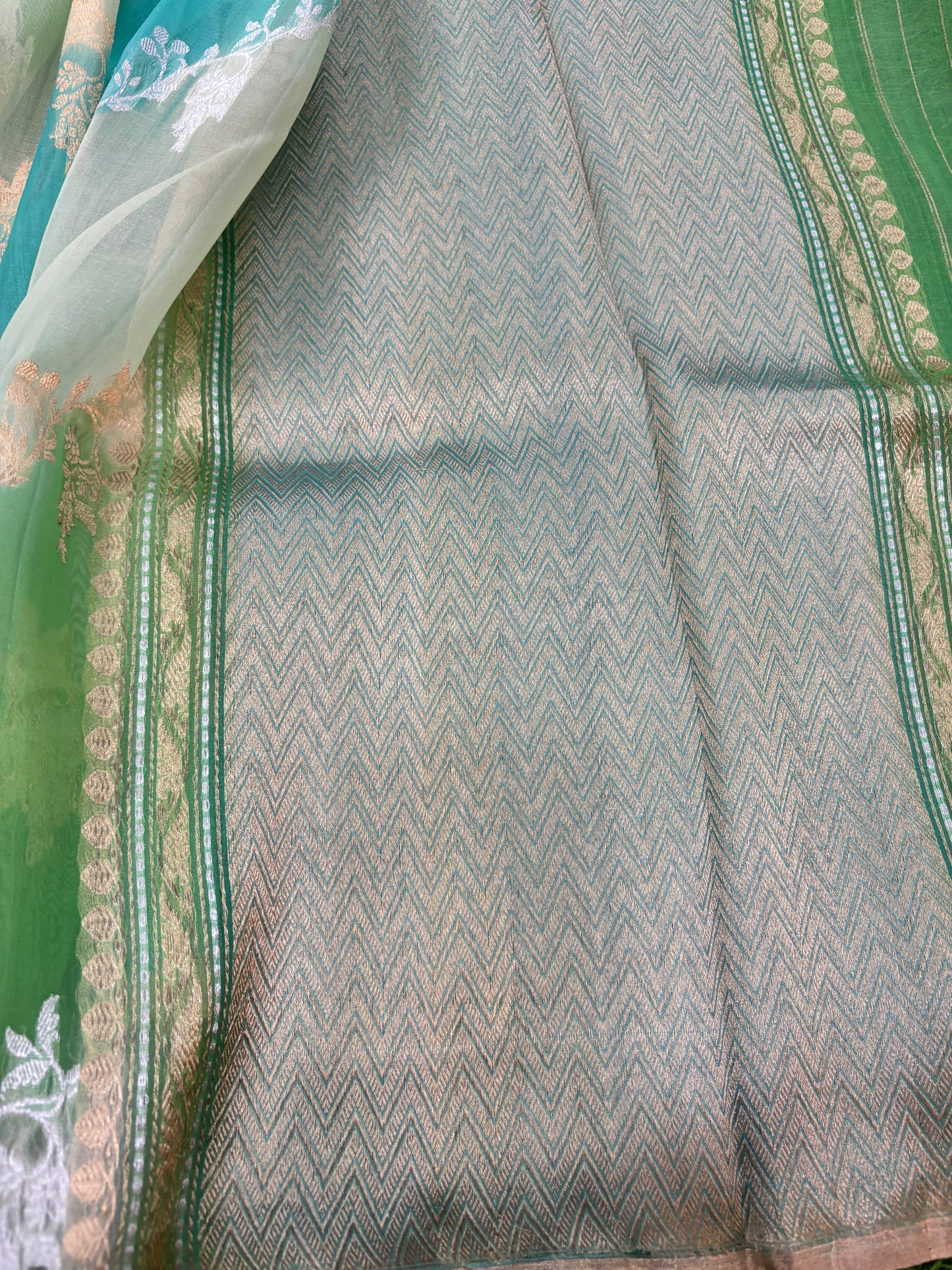 Lemon Green Pure Kora Katan Rungkaat Banarasi Handloom Saree