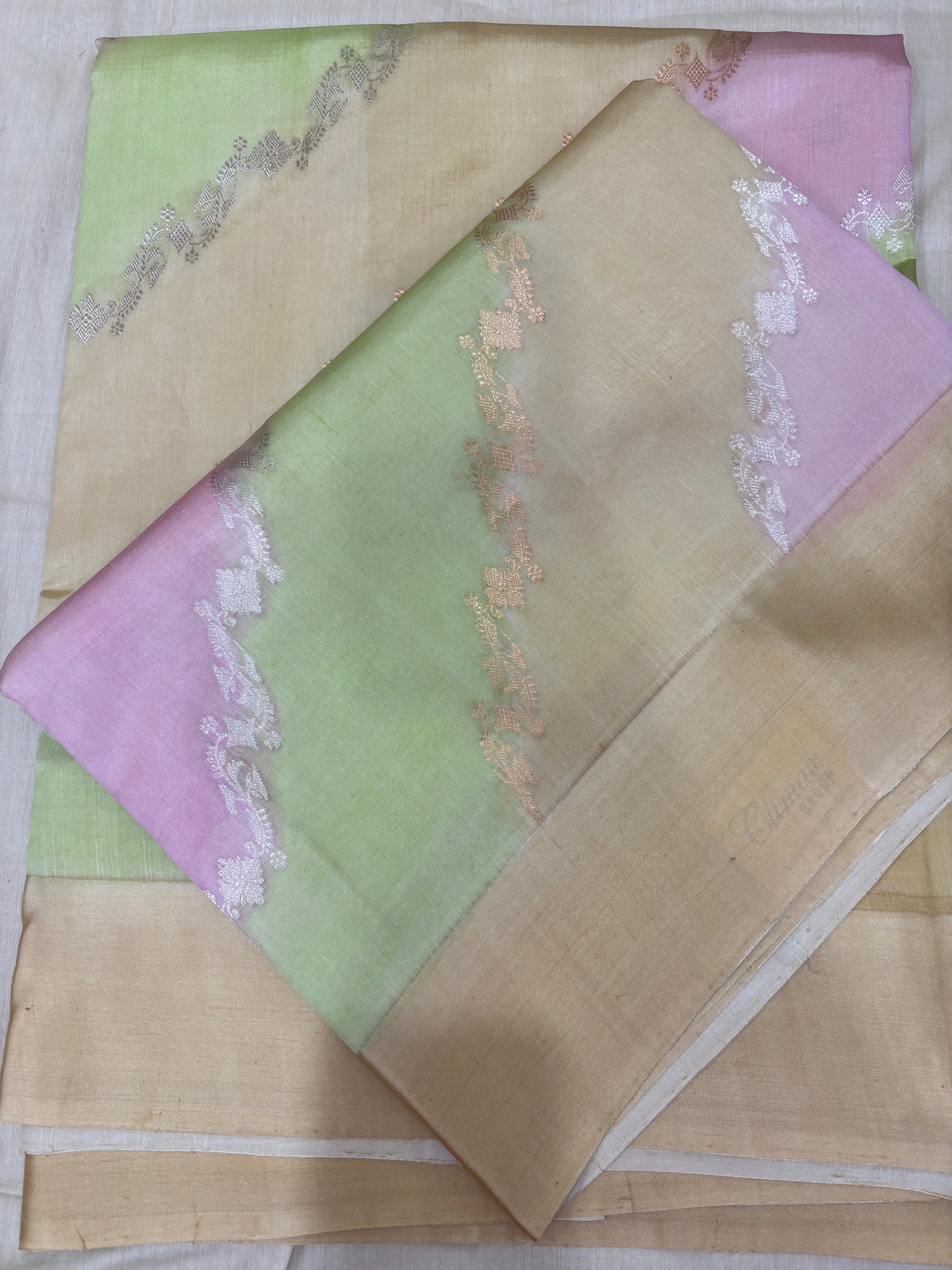 Pure Kora Rungkaat Banarasi Handloom Saree 