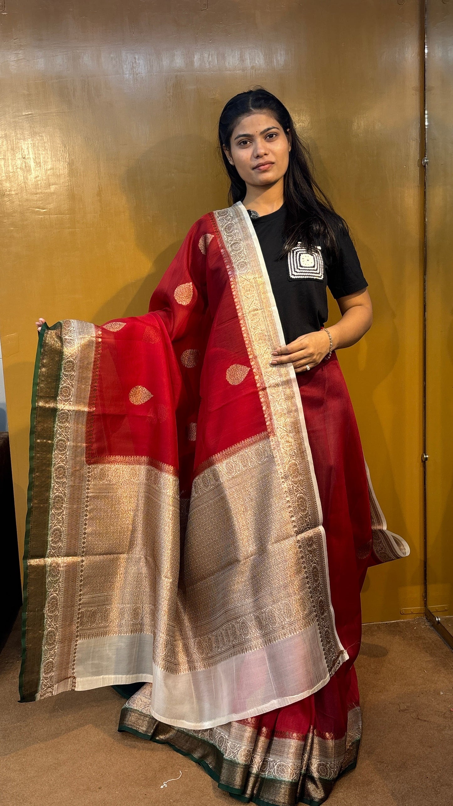 Red 3D Border Pure kora Antique Zari Banarasi Handloom Saree 