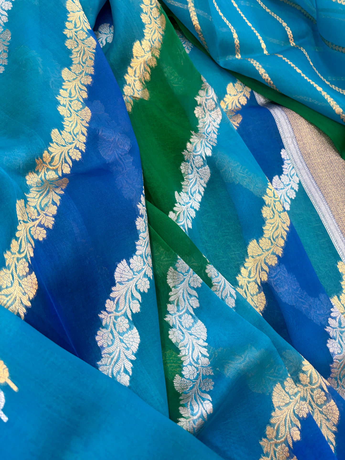 Blue Kora Katan Rungkaat Banarasi Handloom Saree