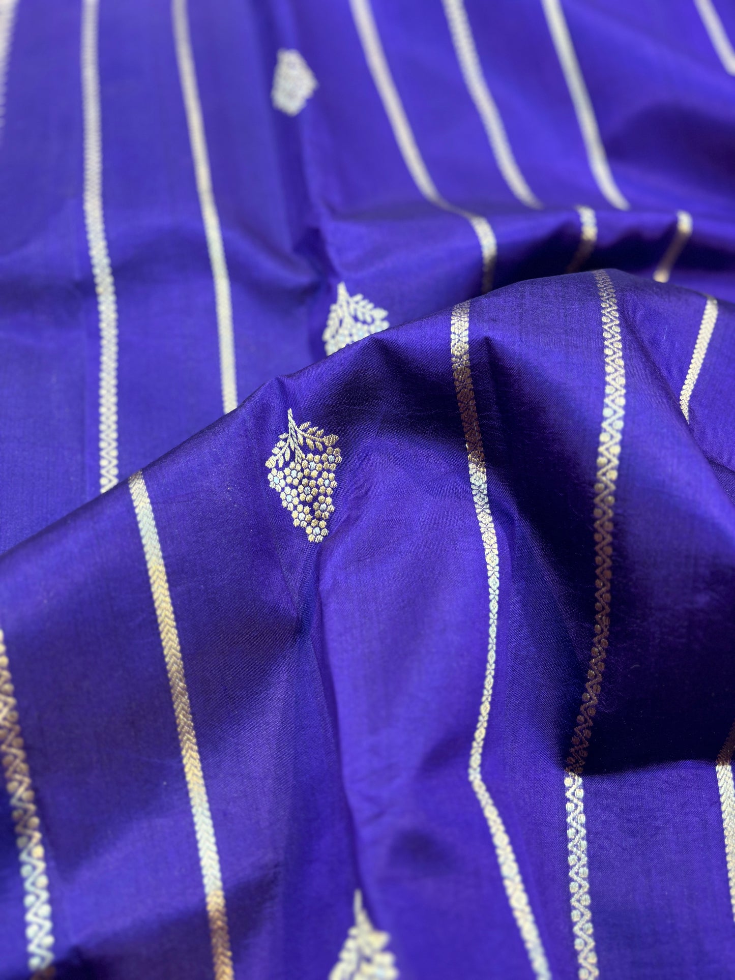 Purple Pure Raw Mango Banarasi Handloom Saree