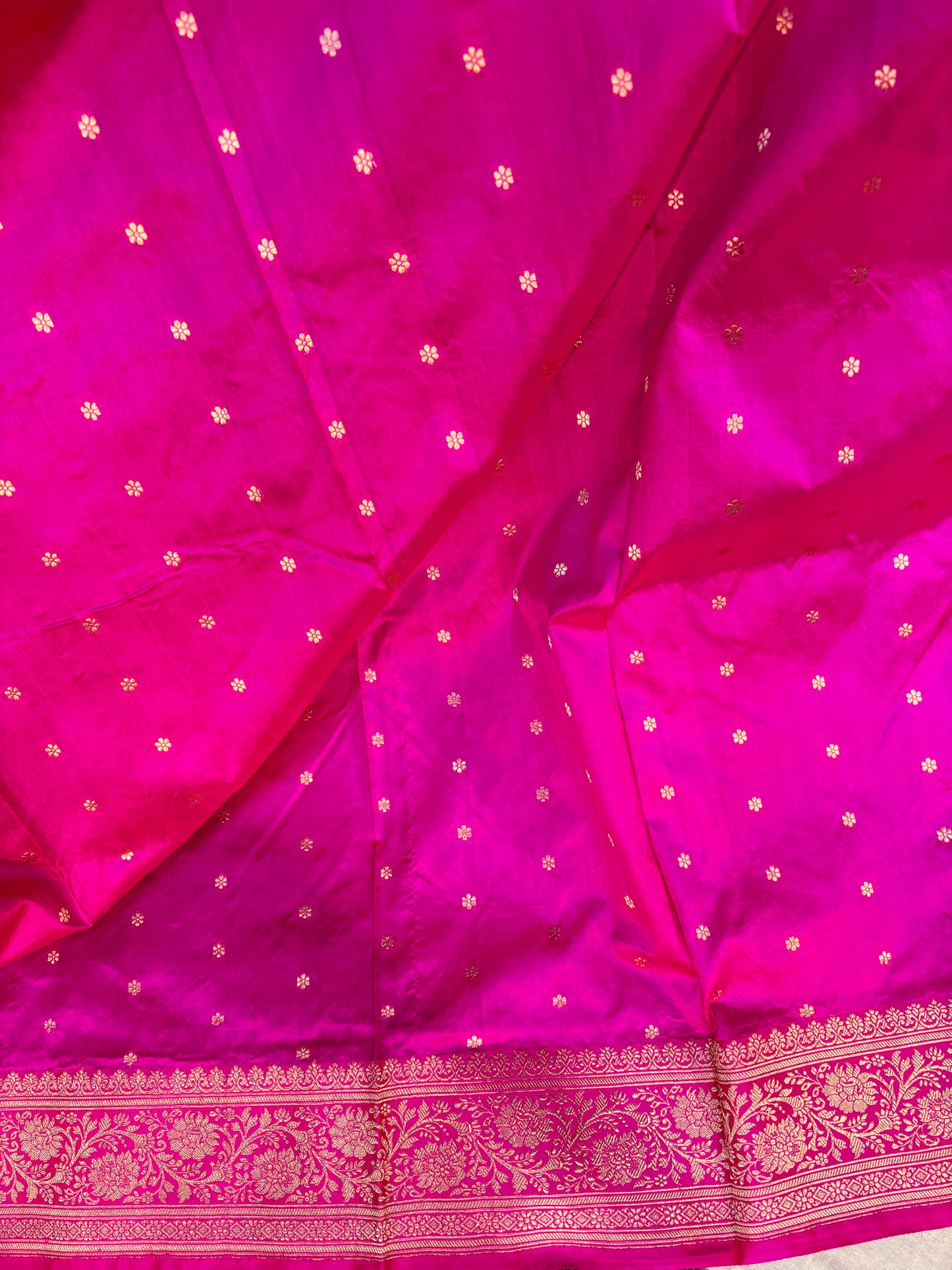 Dark Wine Pure Katan Kadhiyal Boota Banarasi Handloom Saree