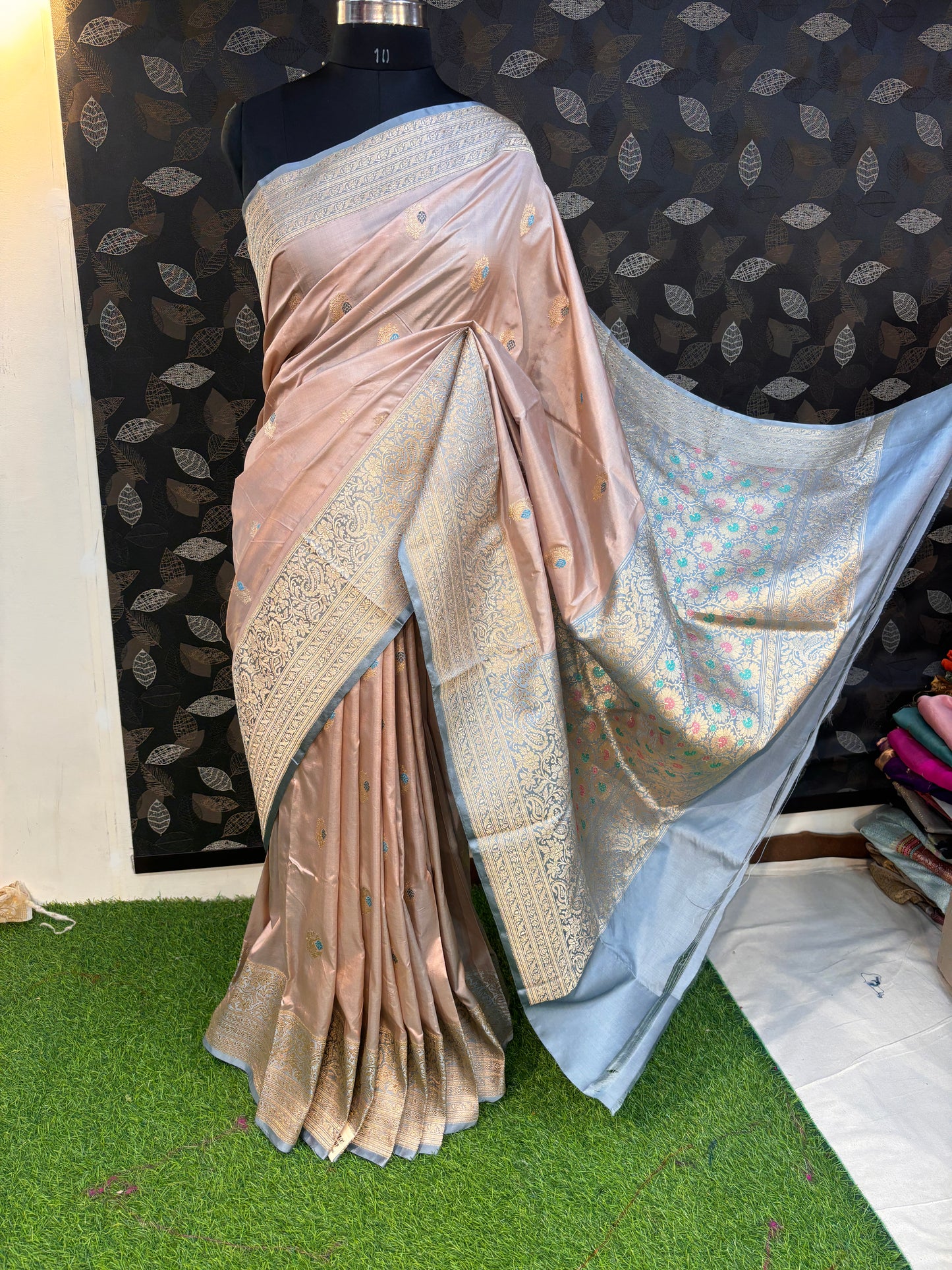 Creamy Pure Katan Kadhiyal Meenakari Banarasi Handloom Saree