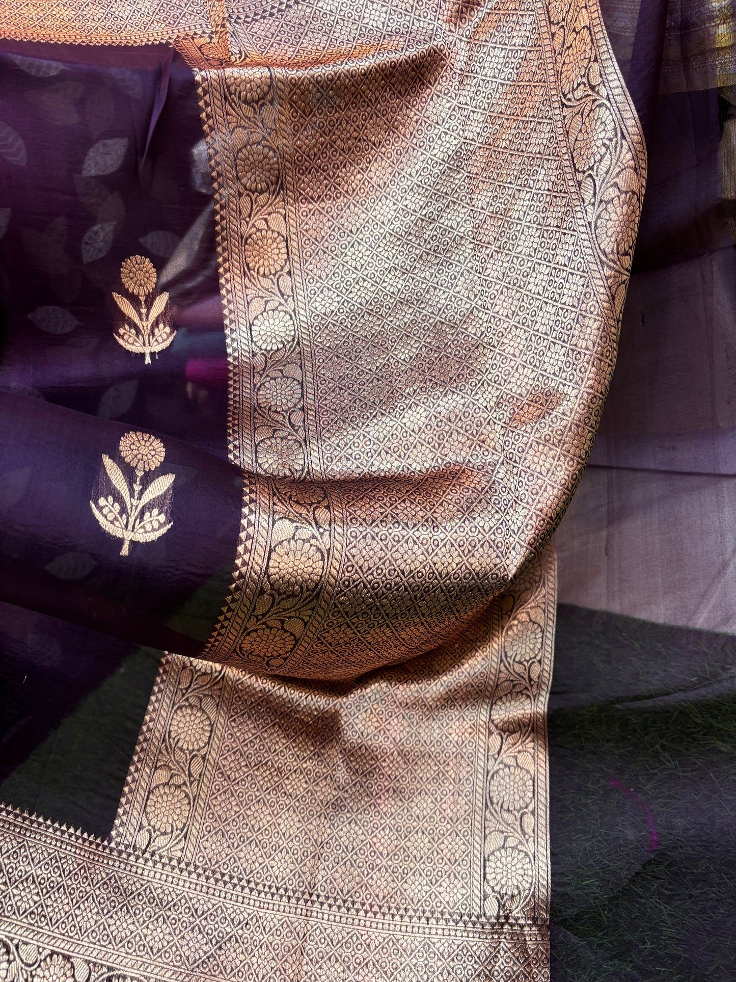 Dark Wine Pure Kora Kadhiyal Boota Banarasi Handloom Saree