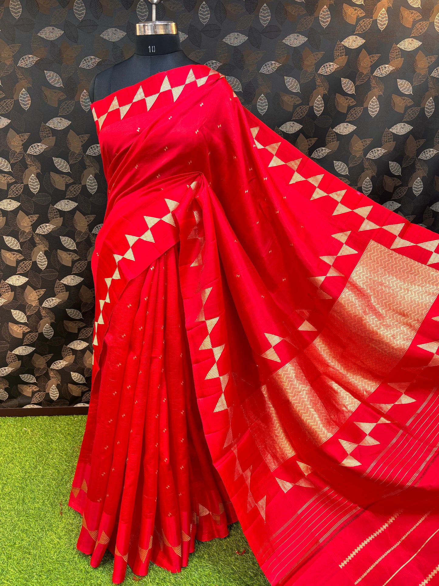 Red Pure raw mango Banarasi Handloom Saree